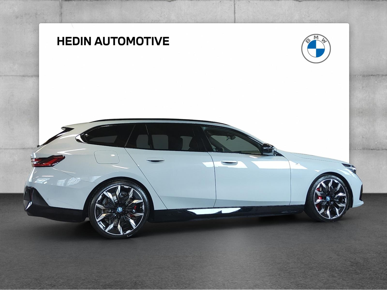 BMW i5 M60 xDrive Touring-image-5