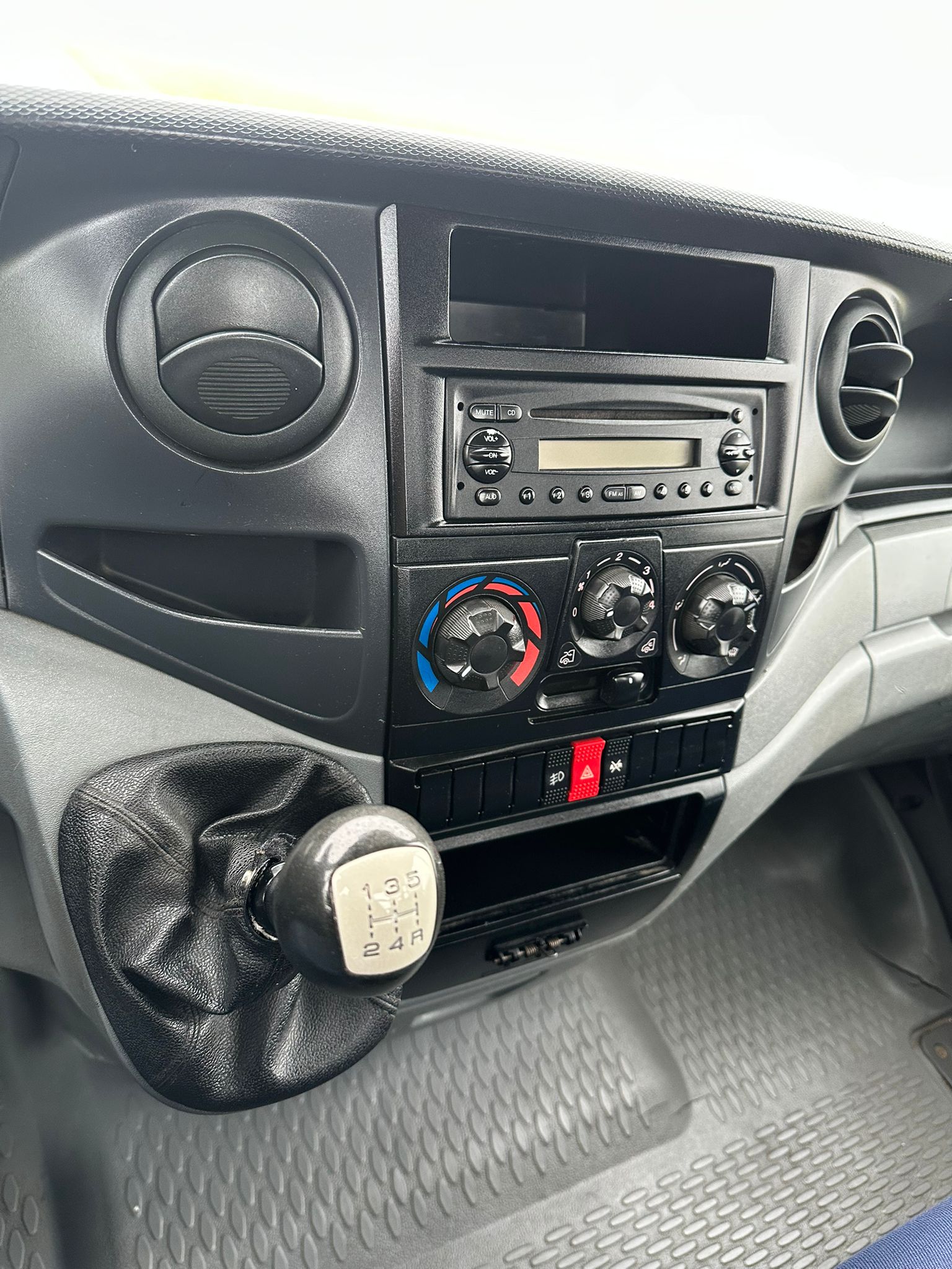 IVECO 35 C 12 D GCBA67A1B1-image-13