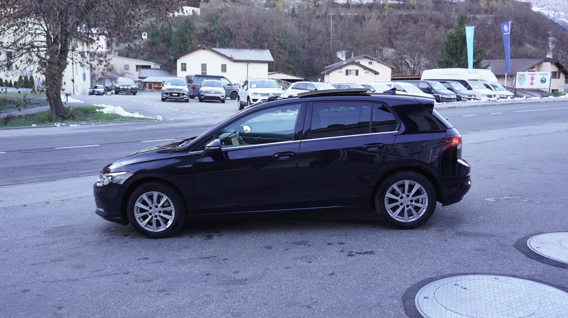 VW Golf 2.0 TSI Style DSG 4 Motion mit AHK-image-12