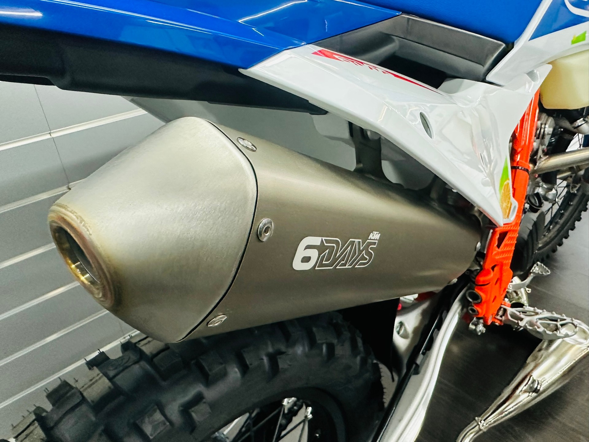 KTM 300 EXC Six Days-showroom-element-2