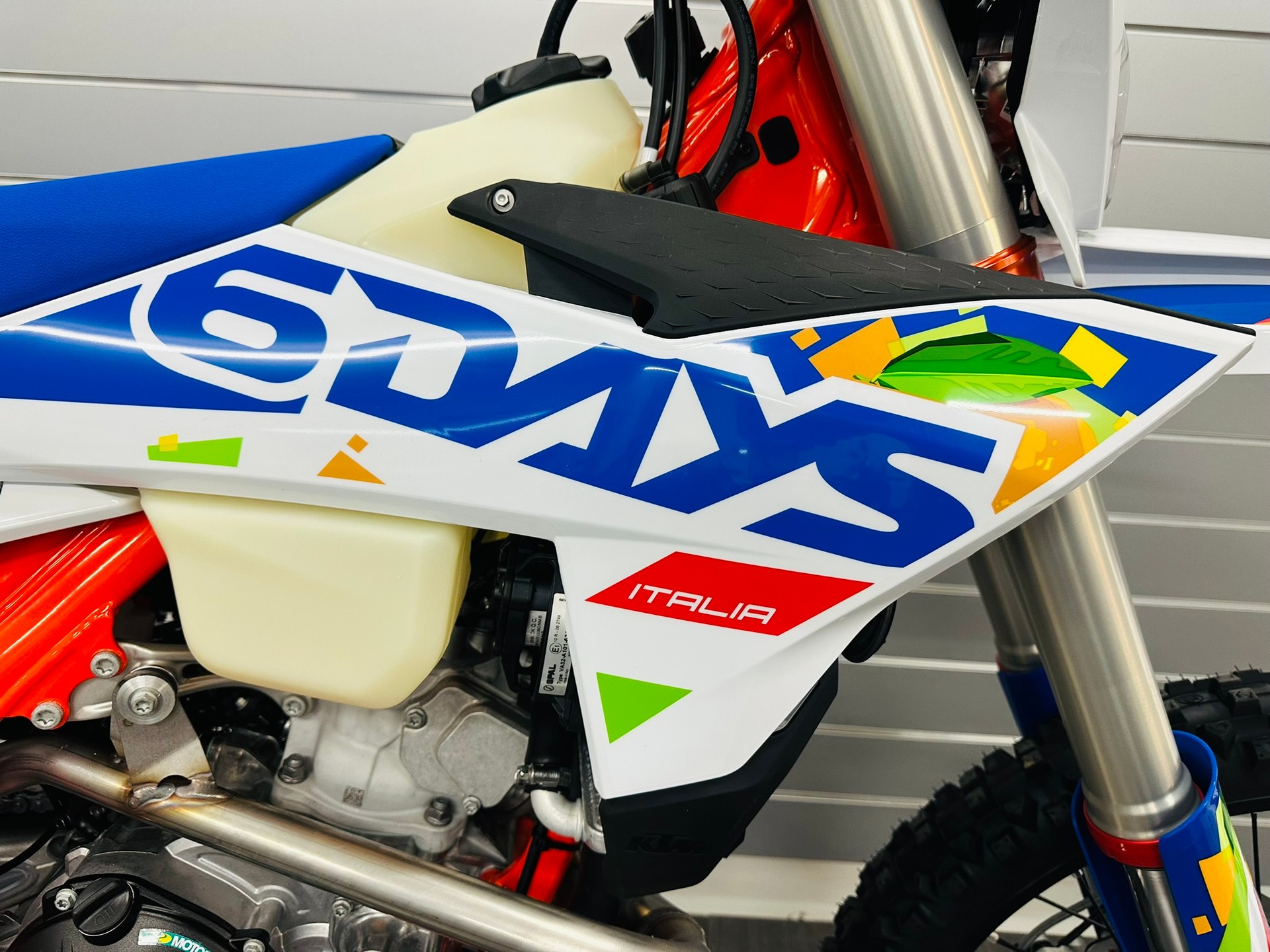 KTM 300 EXC Six Days-showroom-element-1
