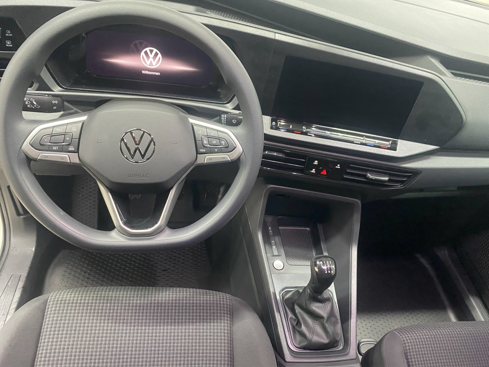 VW Caddy Cargo 1.5 TSI-showroom-element-3