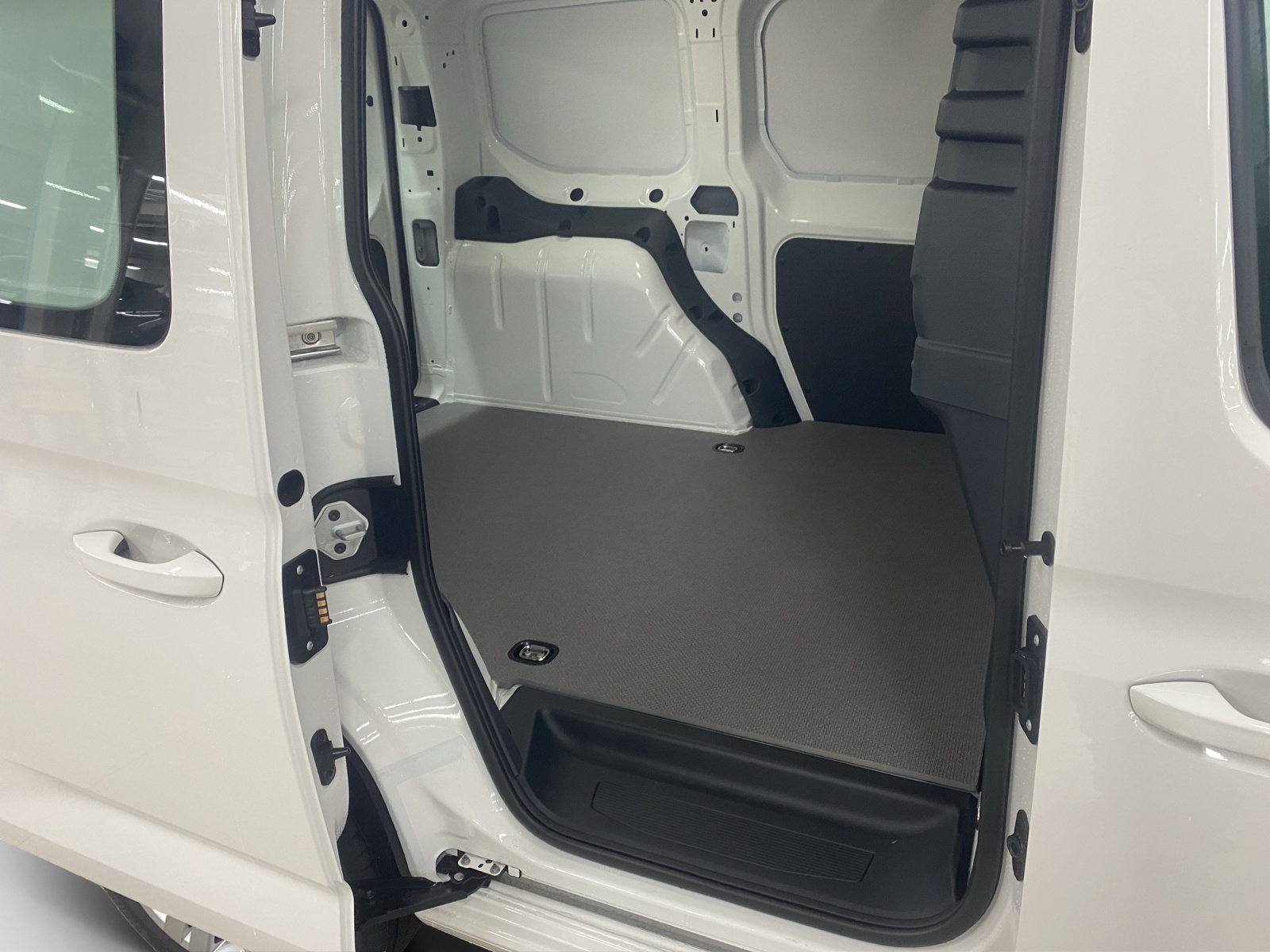 VW Caddy Cargo 1.5 TSI-image-6