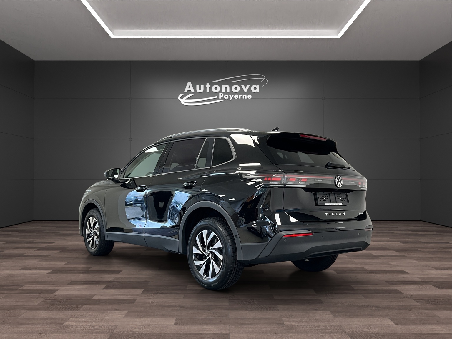 VW Tiguan 2.0 TSI DSG United 4Motion-image-3