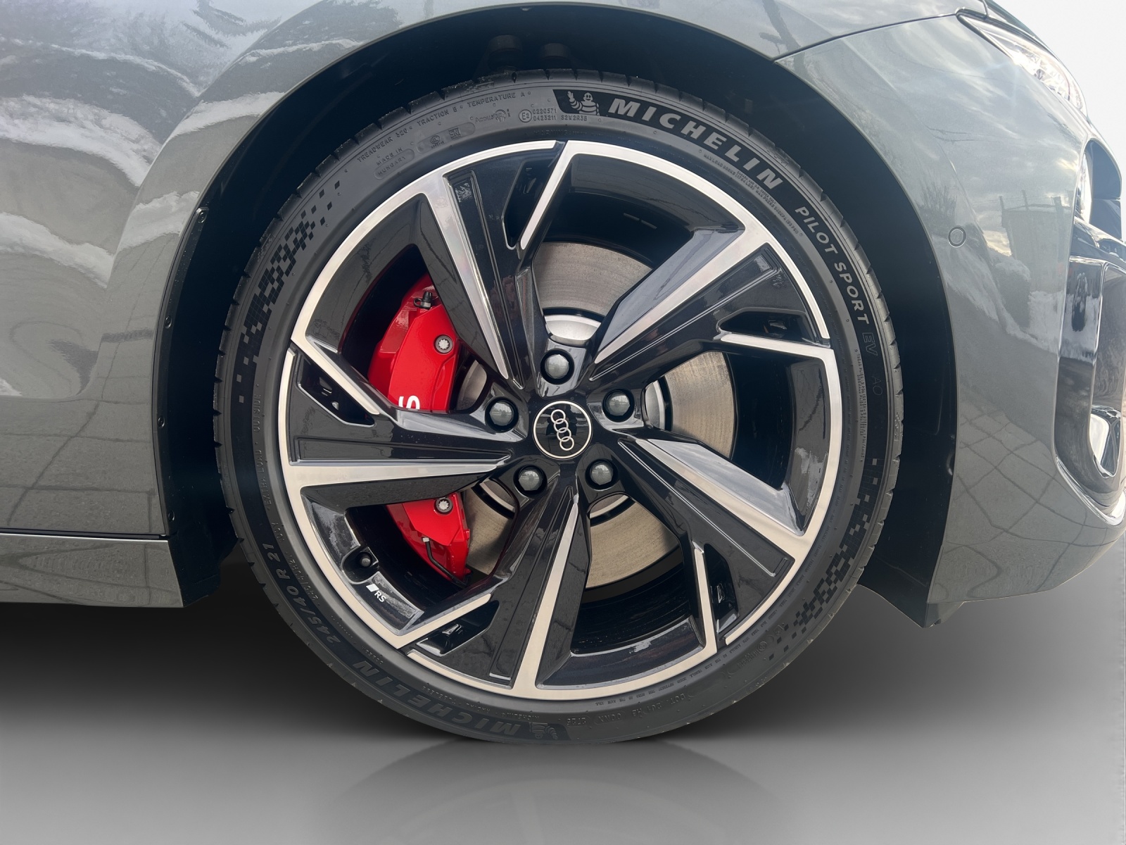 AUDI S6 Sportback e-tron quattro-image-15