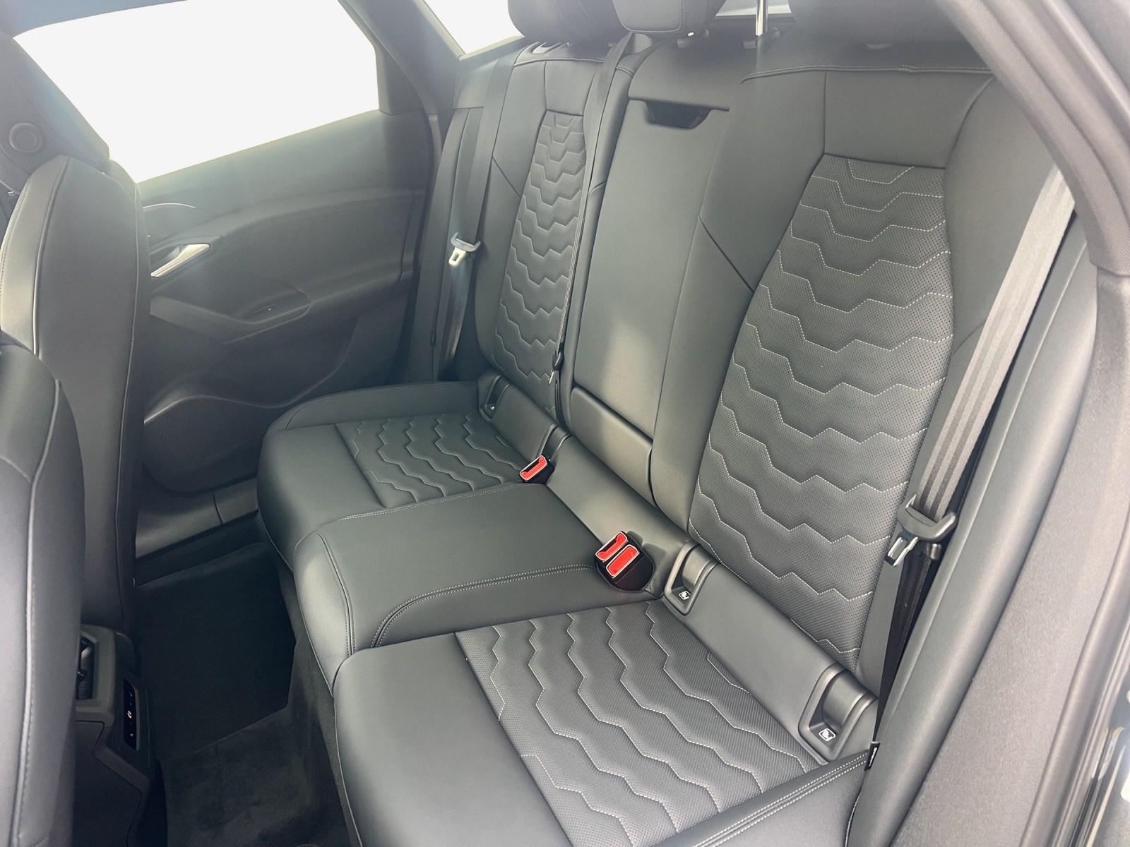 AUDI S6 Sportback e-tron quattro-image-13