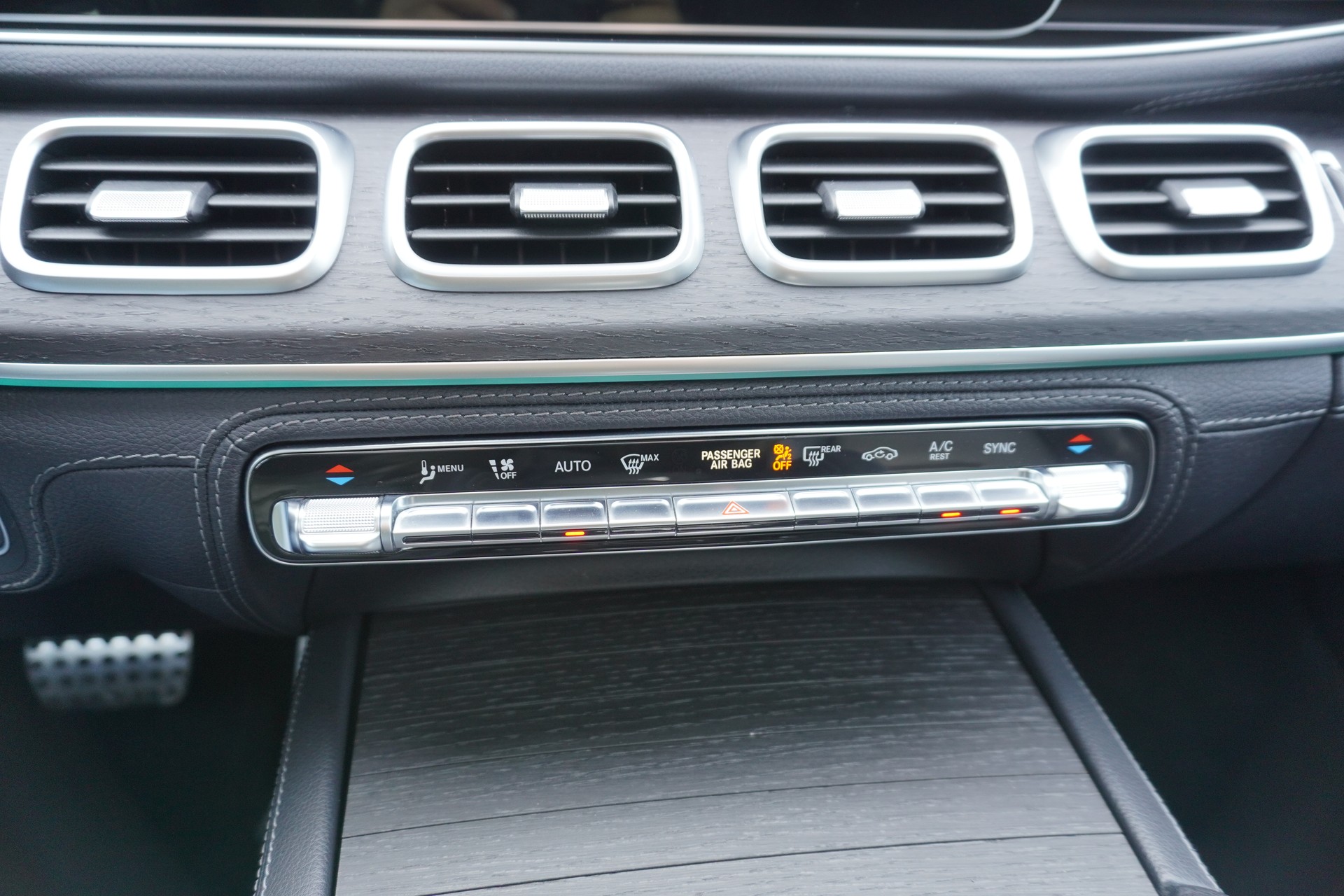 MERCEDES-BENZ GLE 400 d 4Matic AMG Line 9G-Tronic-image-17