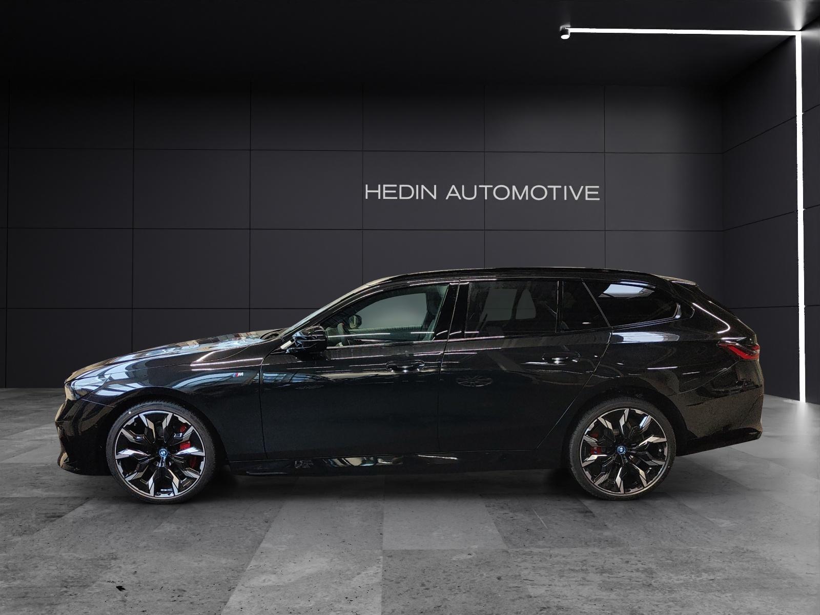 BMW i5 M60 xDrive Touring-showroom-element-3