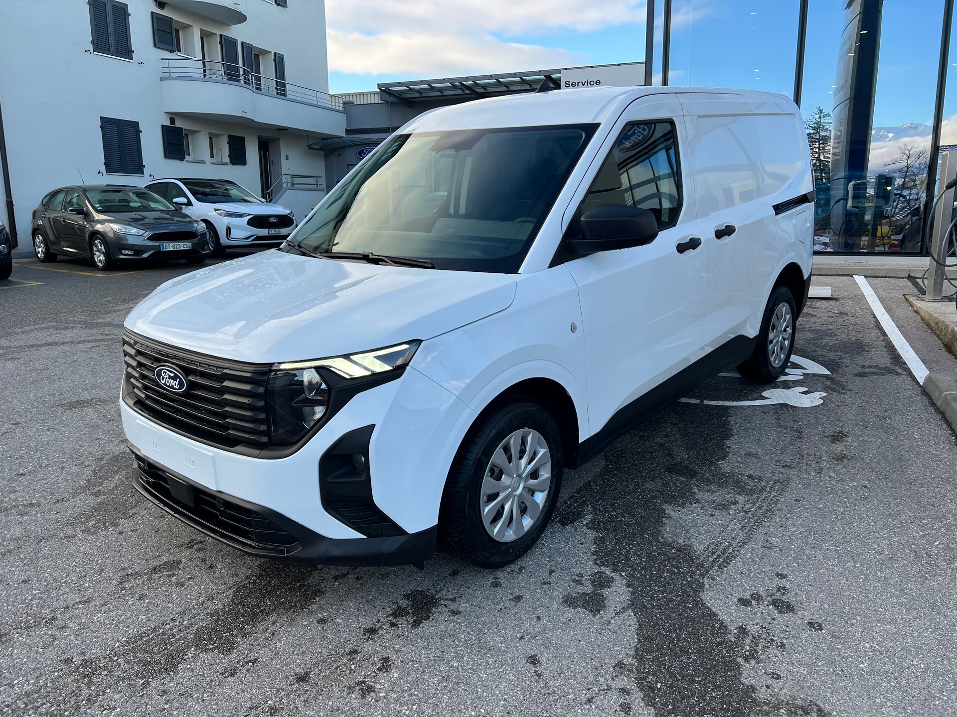 FORD Transit Courier Van 1.0 EcoBoost Trend Automat-image-3