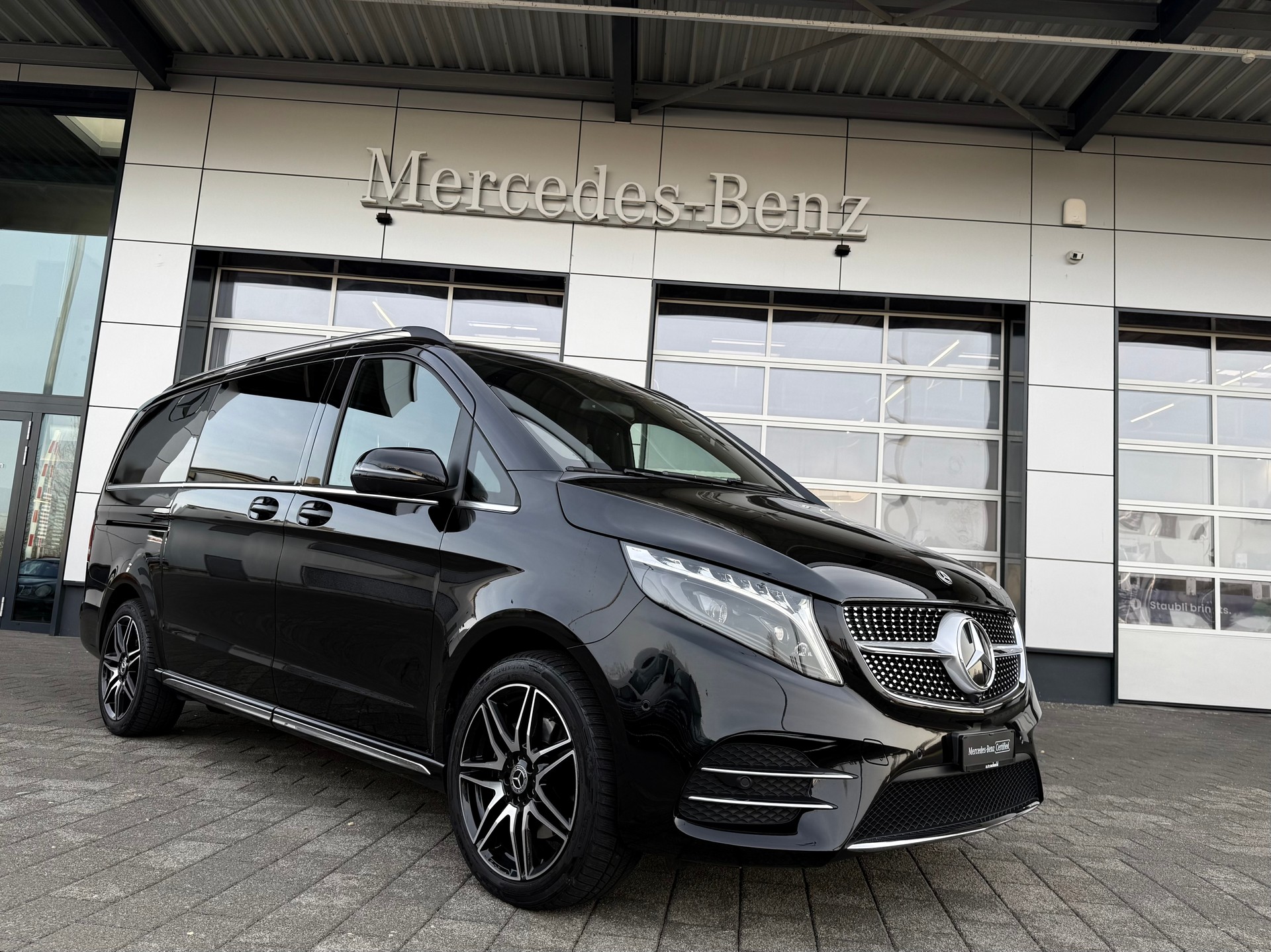 MERCEDES-BENZ V 300 d lang AMG Line Avantgarde 4Matic 9G-Tronic-image-0