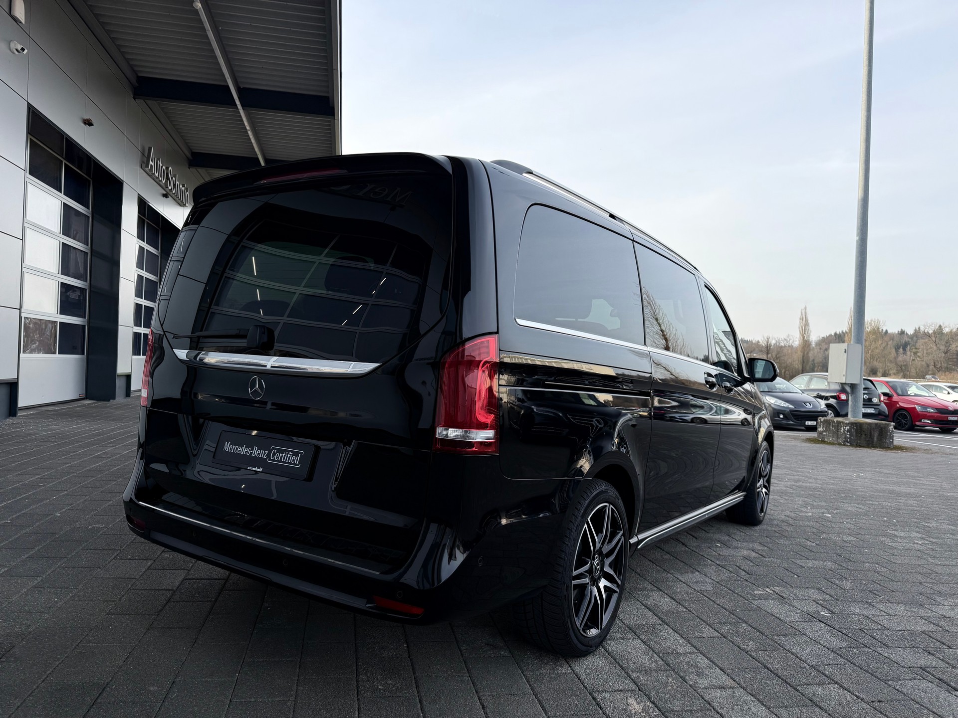 MERCEDES-BENZ V 300 d lang AMG Line Avantgarde 4Matic 9G-Tronic-image-1