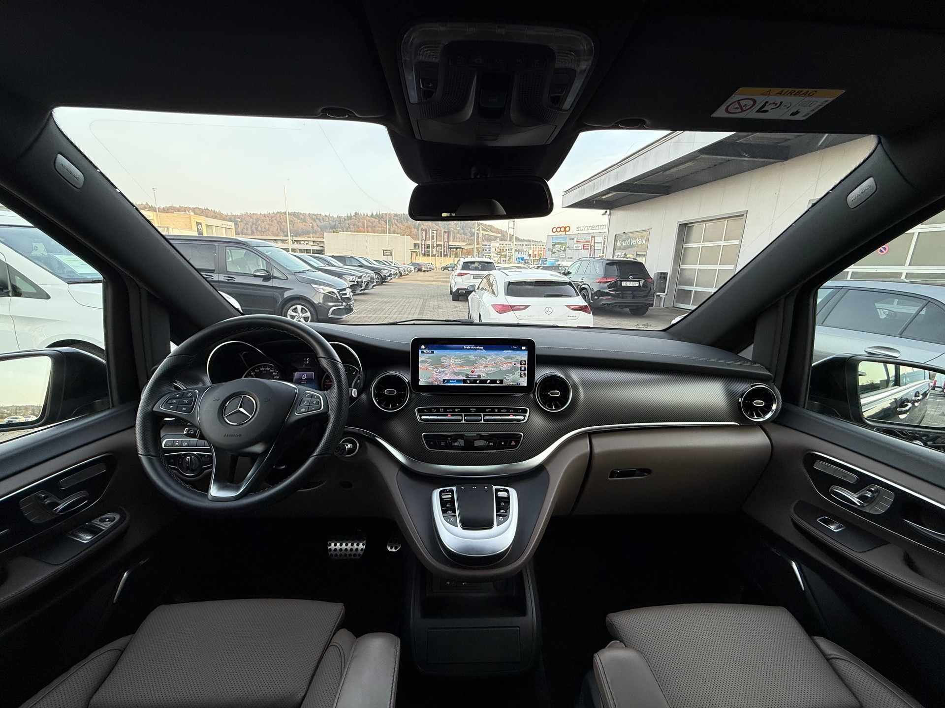 MERCEDES-BENZ V 300 d lang AMG Line Avantgarde 4Matic 9G-Tronic-image-3