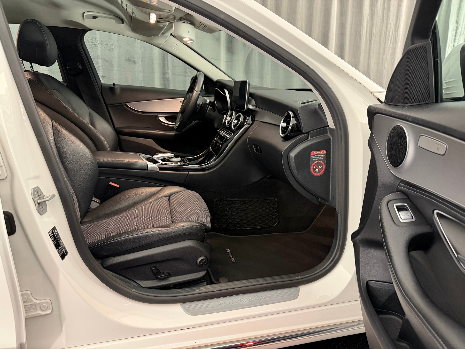 MERCEDES-BENZ C 180 Exclusive 7G-Tronic-image-5