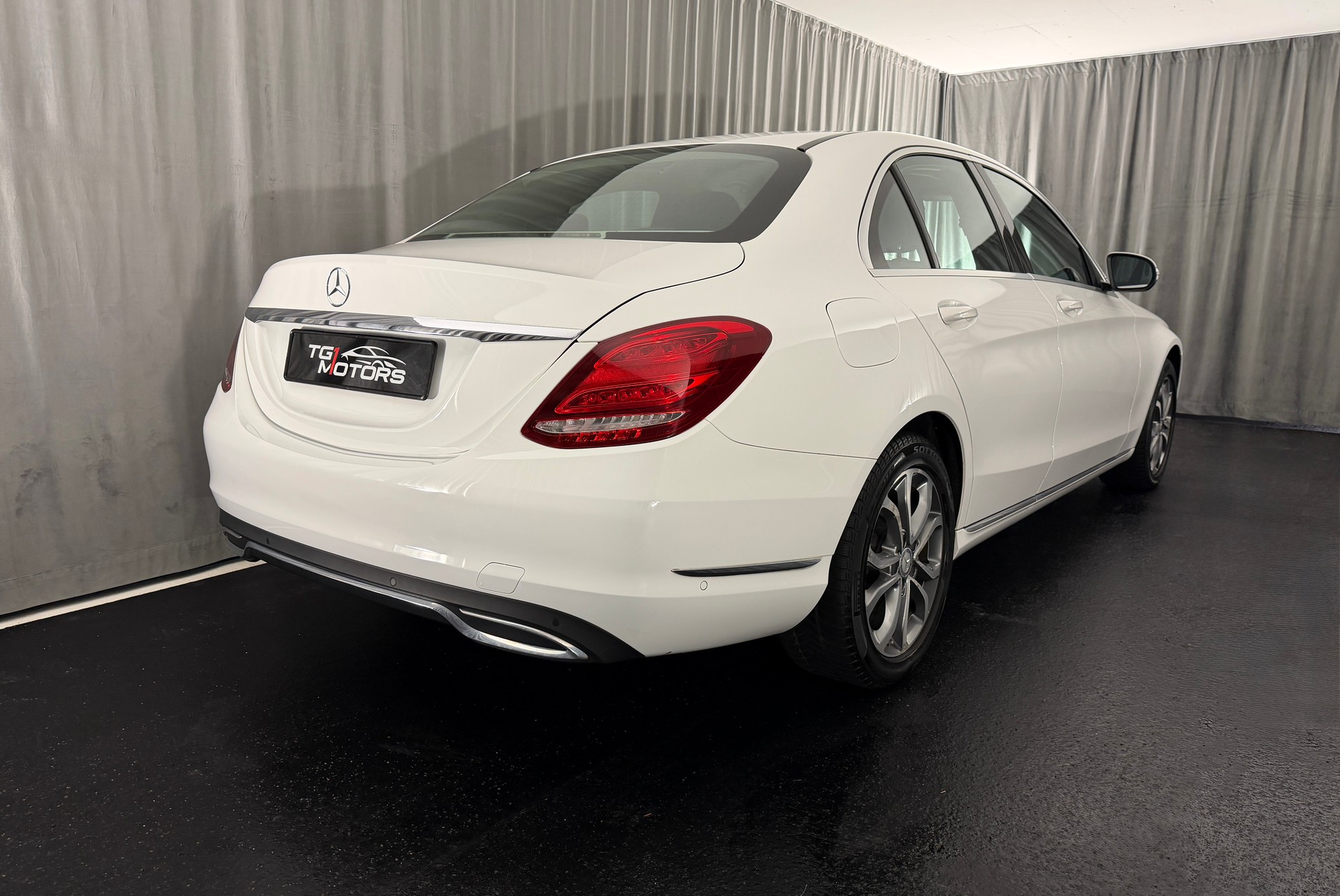 MERCEDES-BENZ C 180 Exclusive 7G-Tronic-image-2