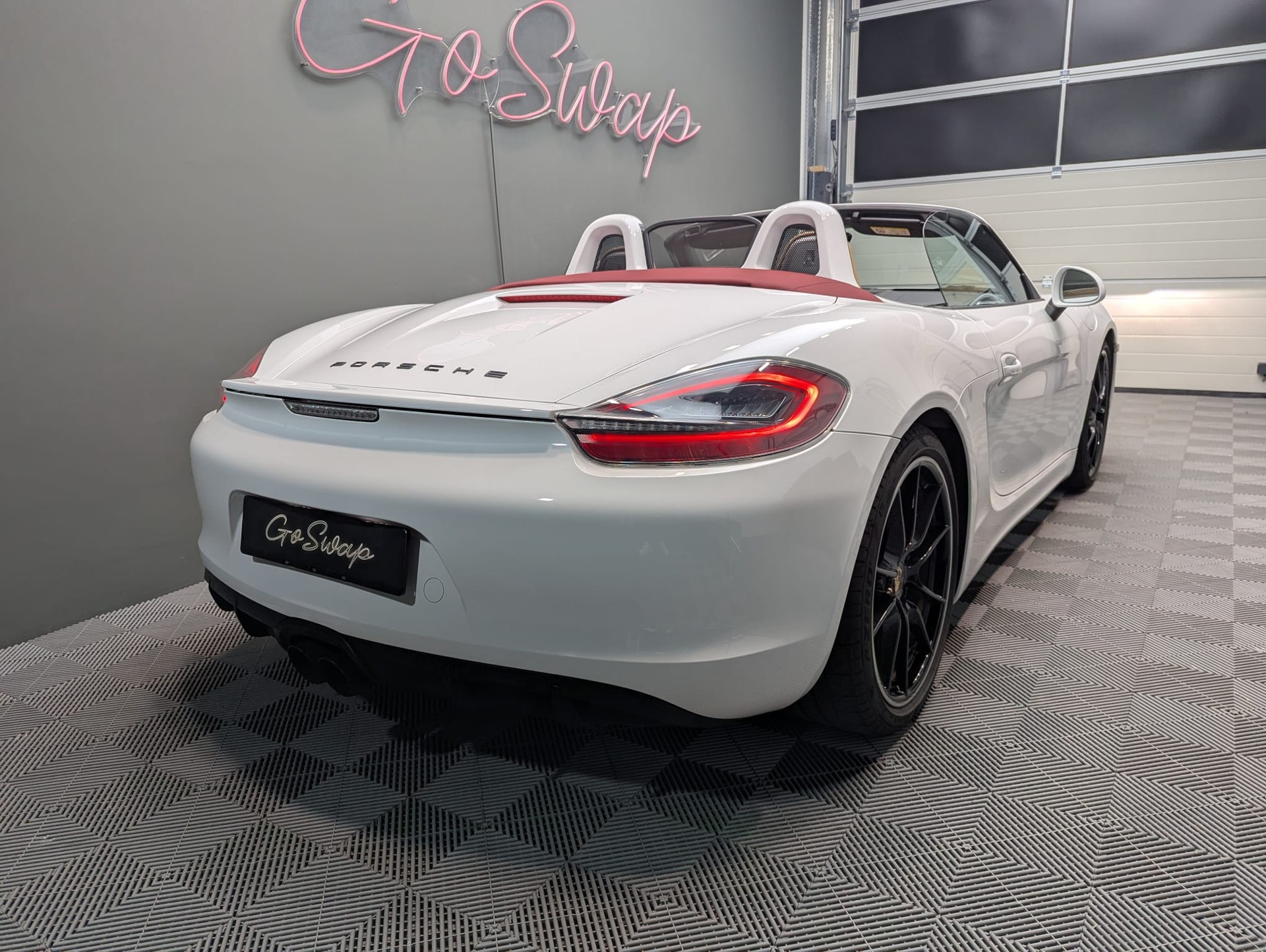 PORSCHE Boxster GTS 3.4 PDK-image-2