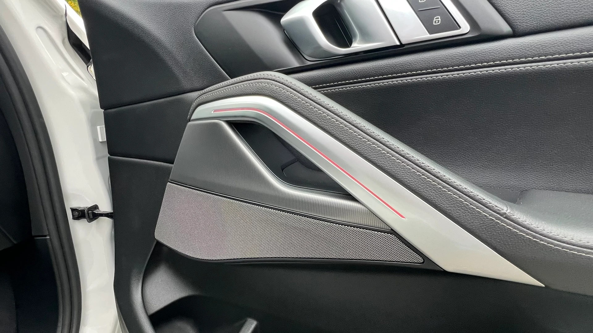 BMW X6 M50d BLACK l 400 PS-image-22