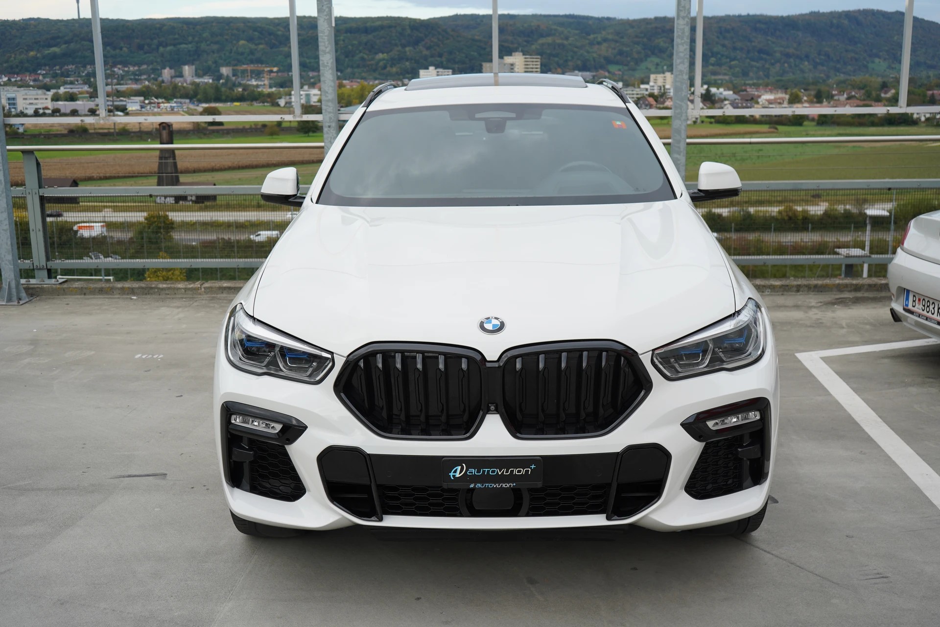 BMW X6 M50d BLACK l 400 PS-image-15