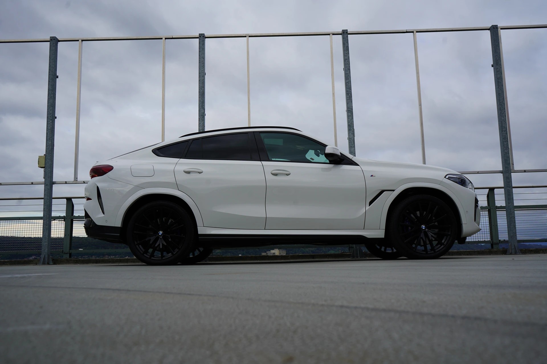 BMW X6 M50d BLACK l 400 PS-image-2