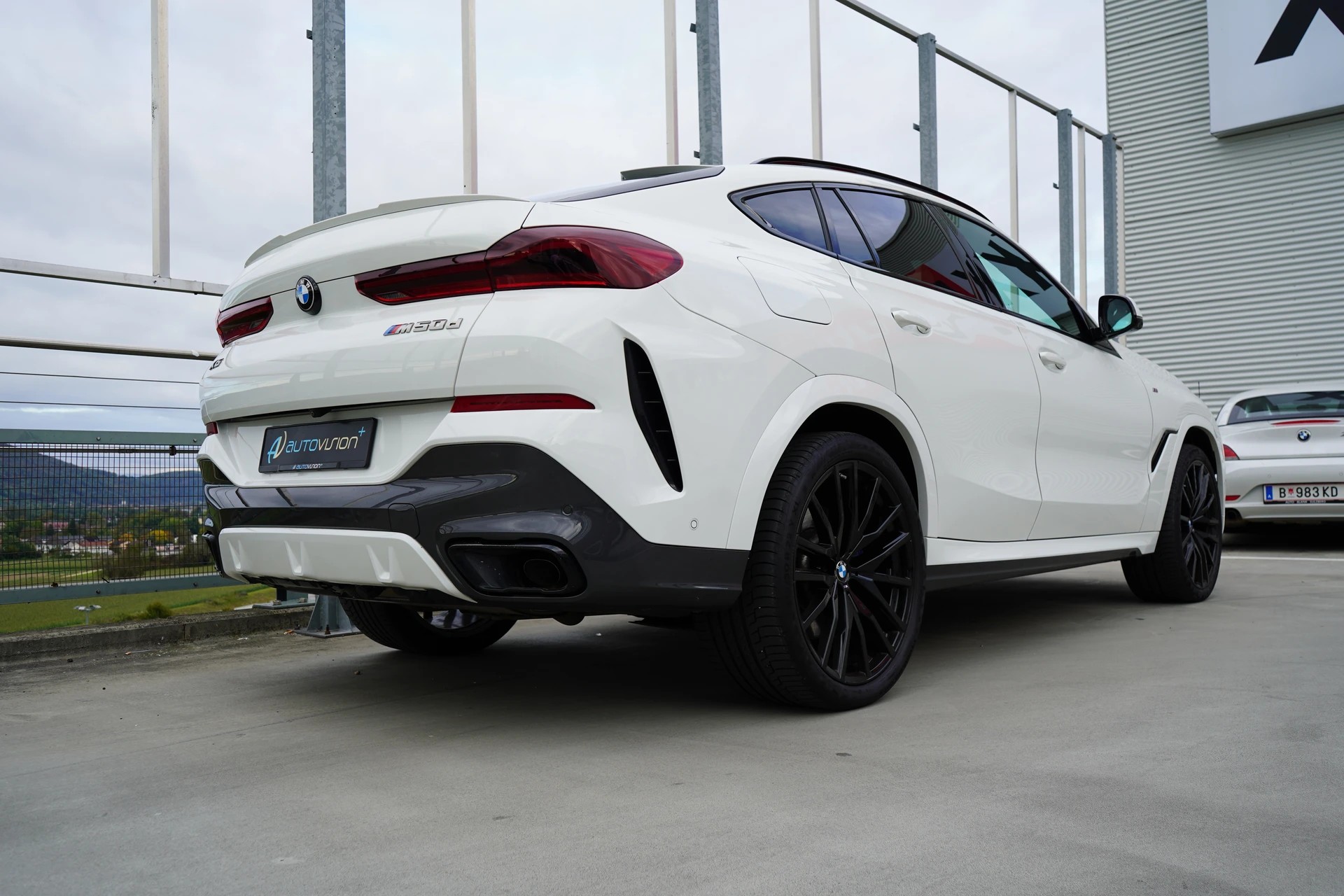 BMW X6 M50d BLACK l 400 PS-image-7