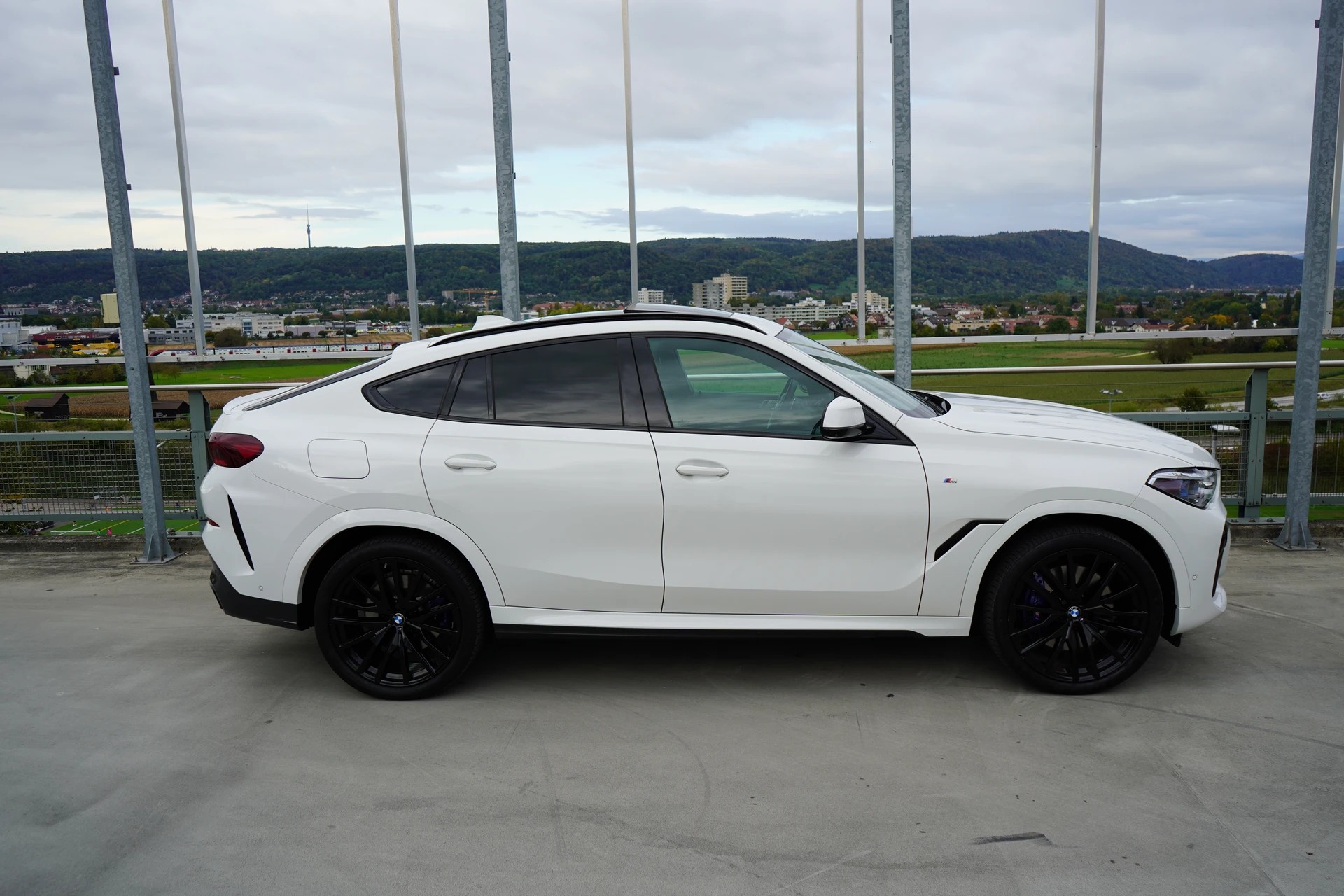 BMW X6 M50d BLACK l 400 PS-image-4