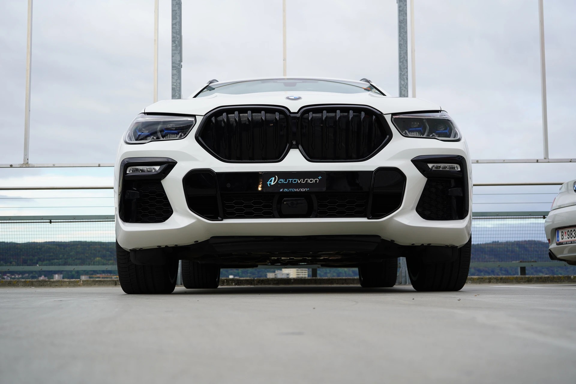 BMW X6 M50d BLACK l 400 PS-image-14