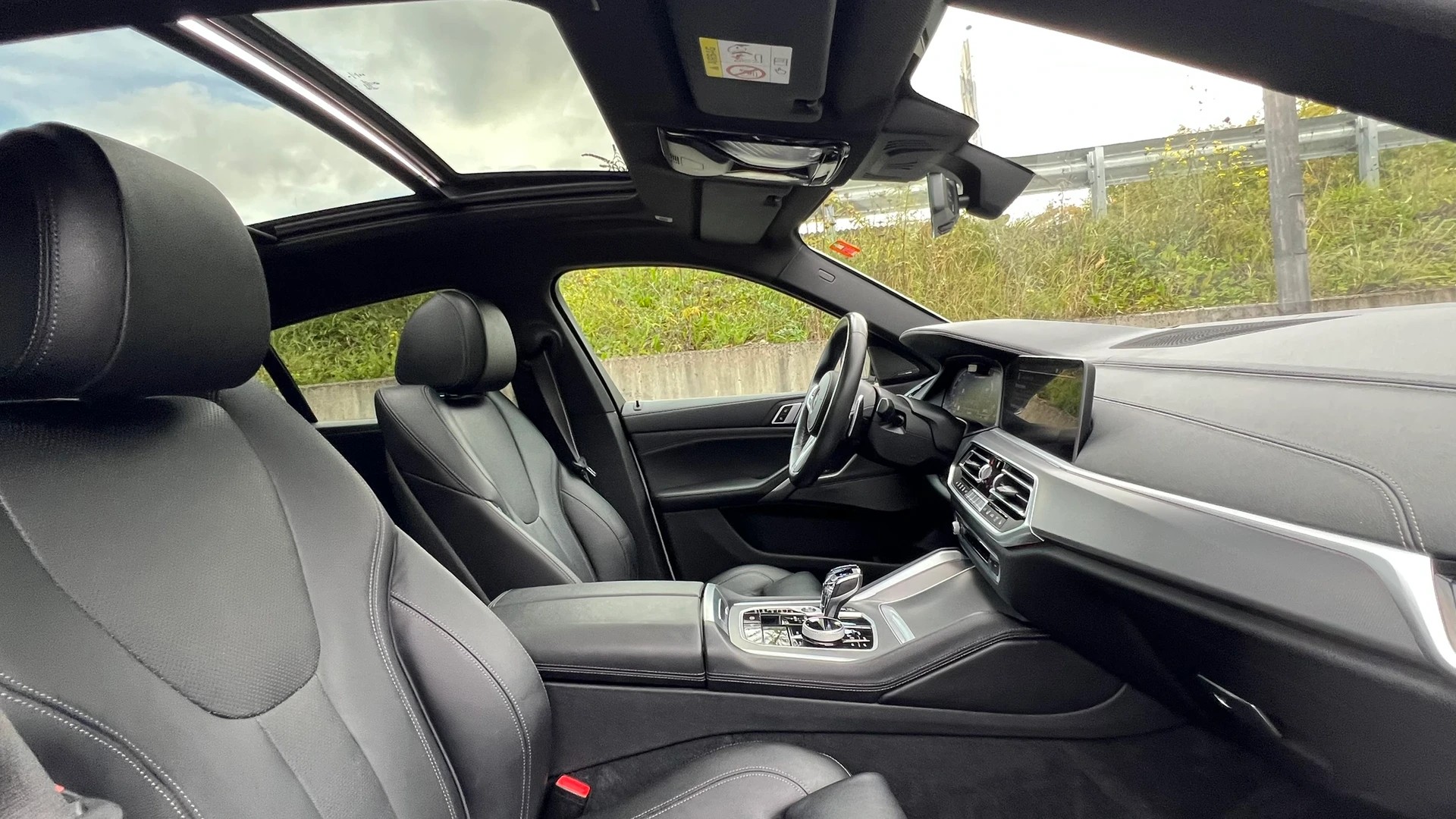 BMW X6 M50d BLACK l 400 PS-image-23