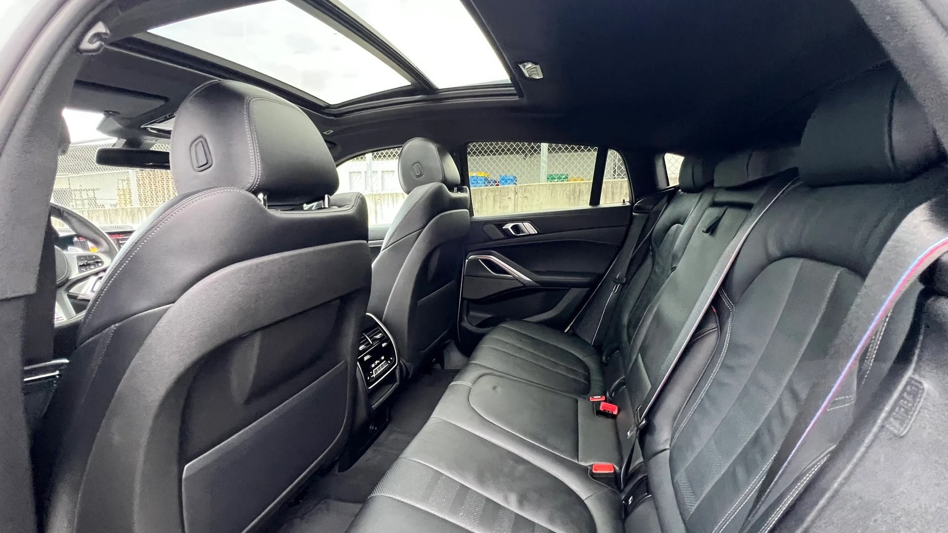 BMW X6 M50d BLACK l 400 PS-image-28