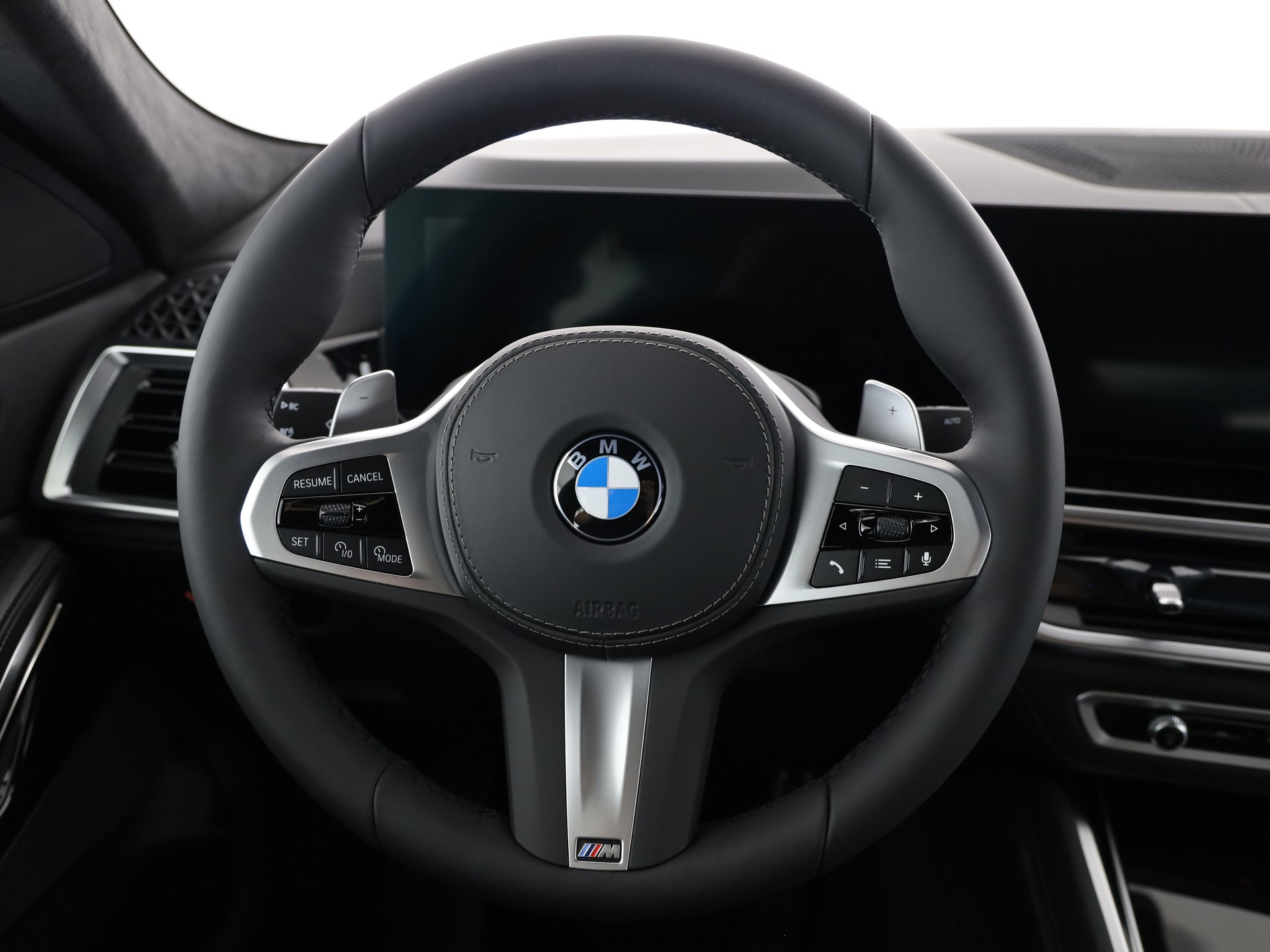 BMW X6 40i xDrive-image-17