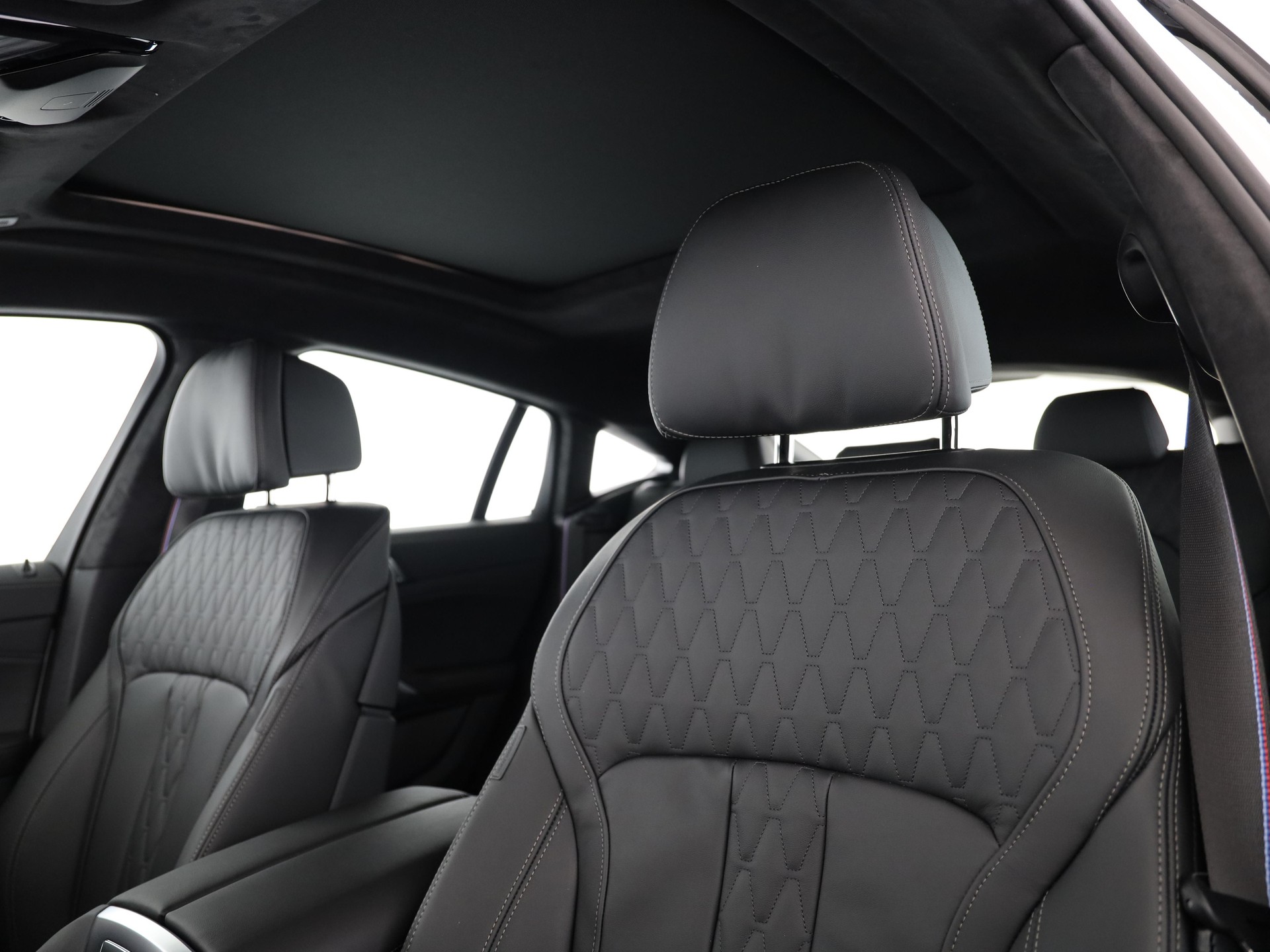 BMW X6 40i xDrive-image-10