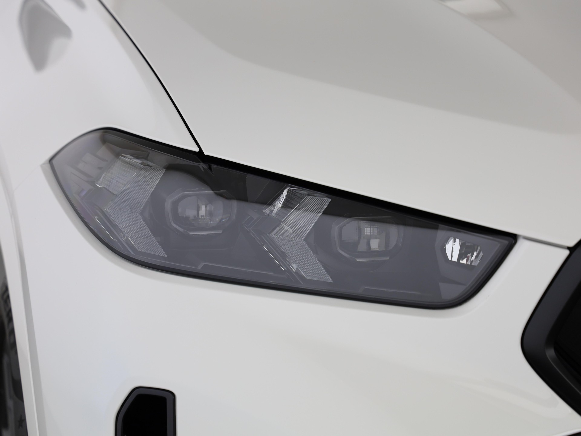 BMW X6 40i xDrive-image-5