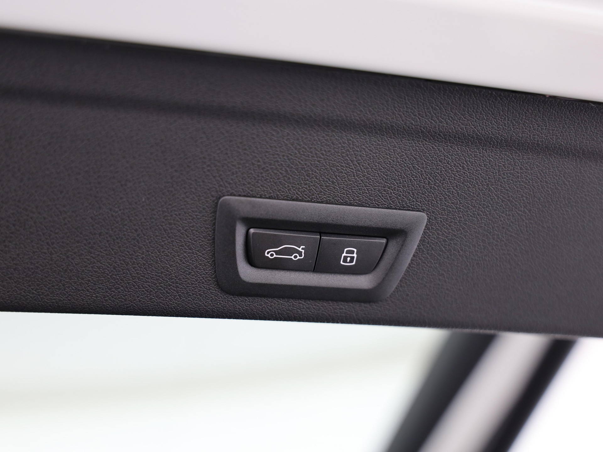 BMW X6 40i xDrive-image-8