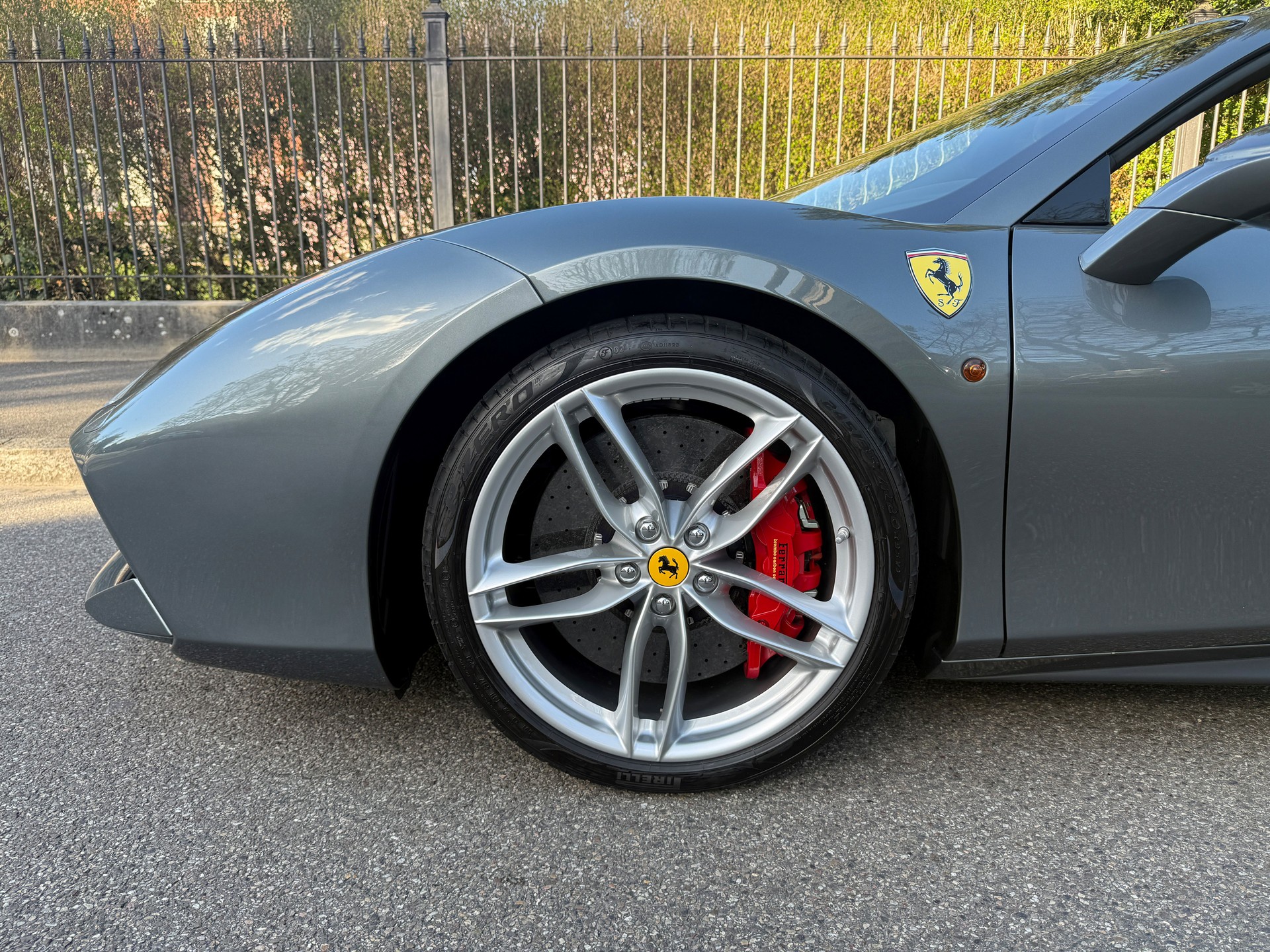 FERRARI 488 Spider 3.9 V8-image-3