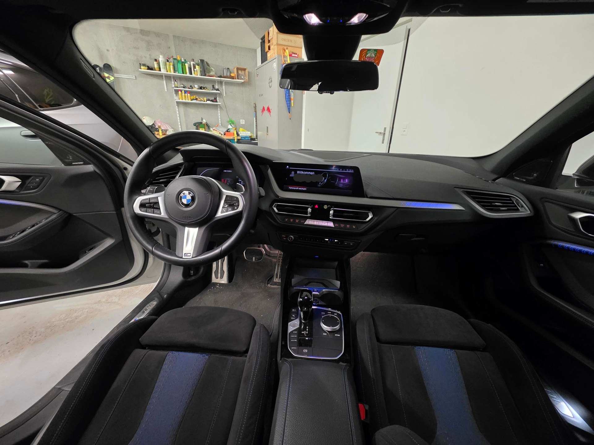 BMW M135i xDrive Steptronic-image-4
