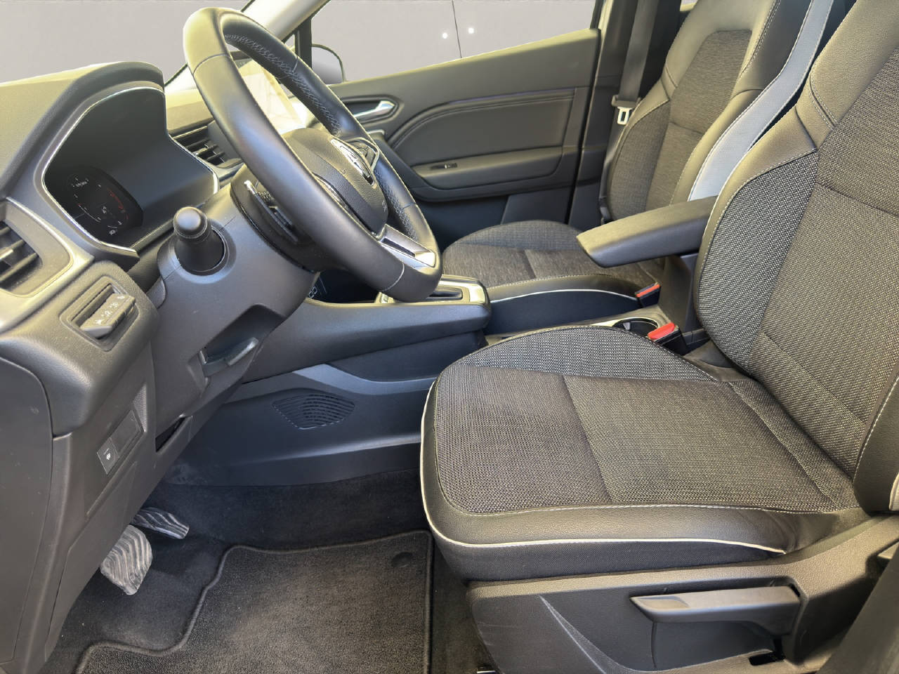 RENAULT Captur 1.3 TCe 140 techno EDC-image-11