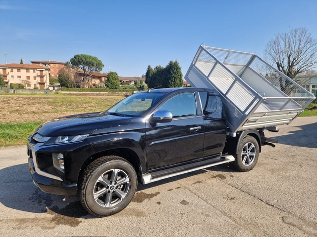 MITSUBISHI L 200 2.2 DID - Value Club Cab - Ponte Ribaltabile 3 Lati "NUOVO" con sopra sponde - Gancio Traino KG. 3000-image-1