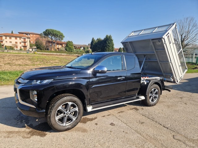MITSUBISHI L 200 2.2 DID - Value Club Cab - Ponte Ribaltabile 3 Lati "NUOVO" con sopra sponde - Gancio Traino KG. 3000