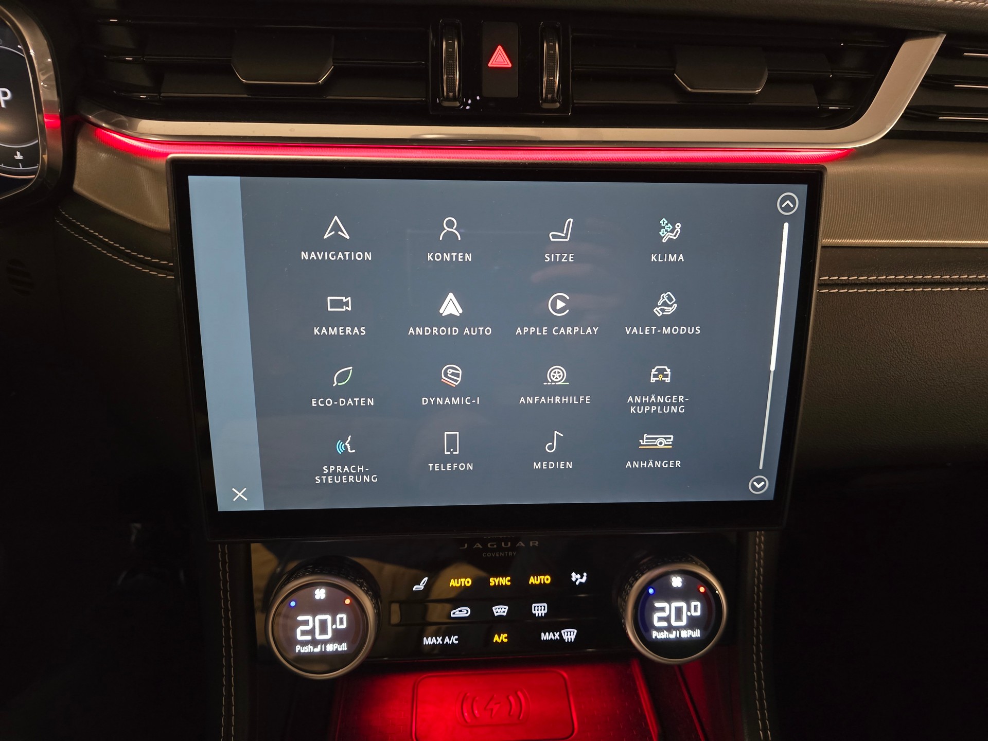 JAGUAR F-Pace 3.0 D300 R-Dynamic MHEV SE 90th Anniversary Edit. AWD-image-17