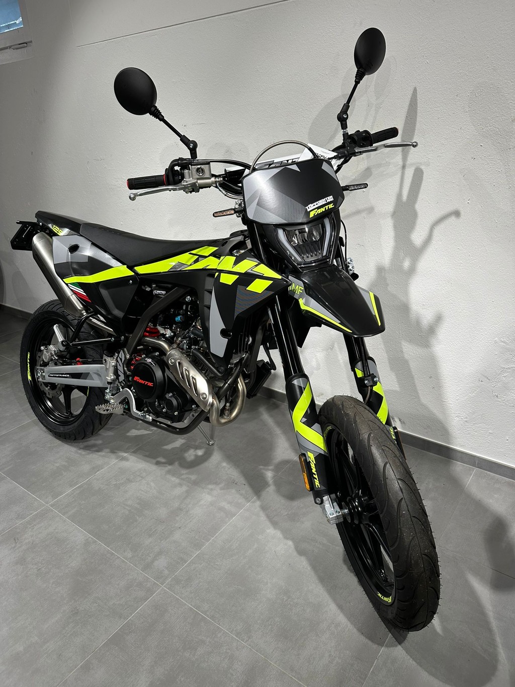 FANTIC XMF Motard 125 Performance-showroom-element-1