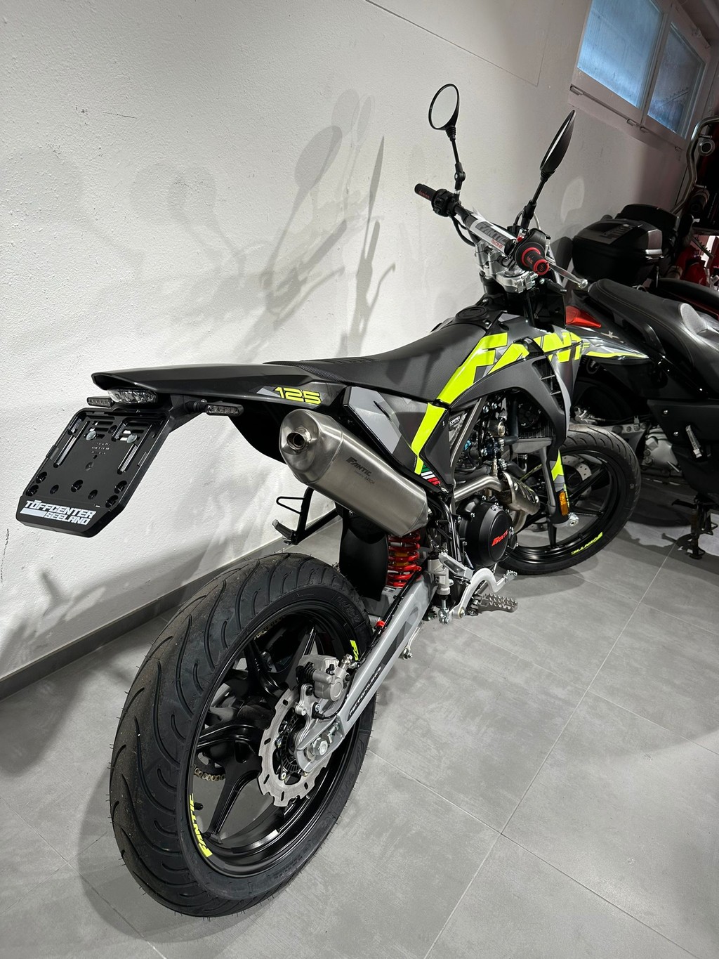 FANTIC XMF Motard 125 Performance-showroom-element-2