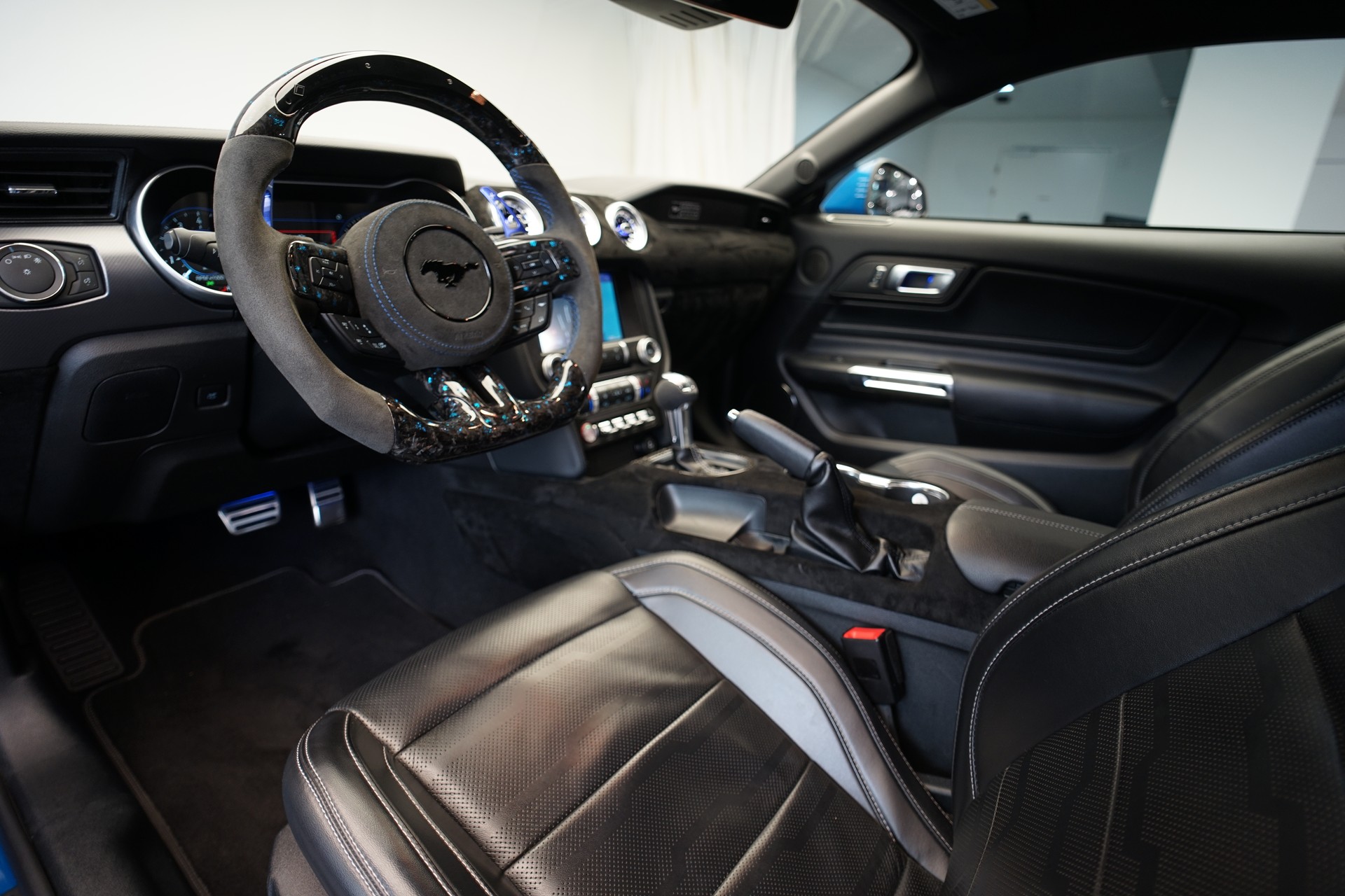 FORD Mustang Fastback 5.0 V8 GT 55 Automat *Shelby Heckspoiler*-image-13