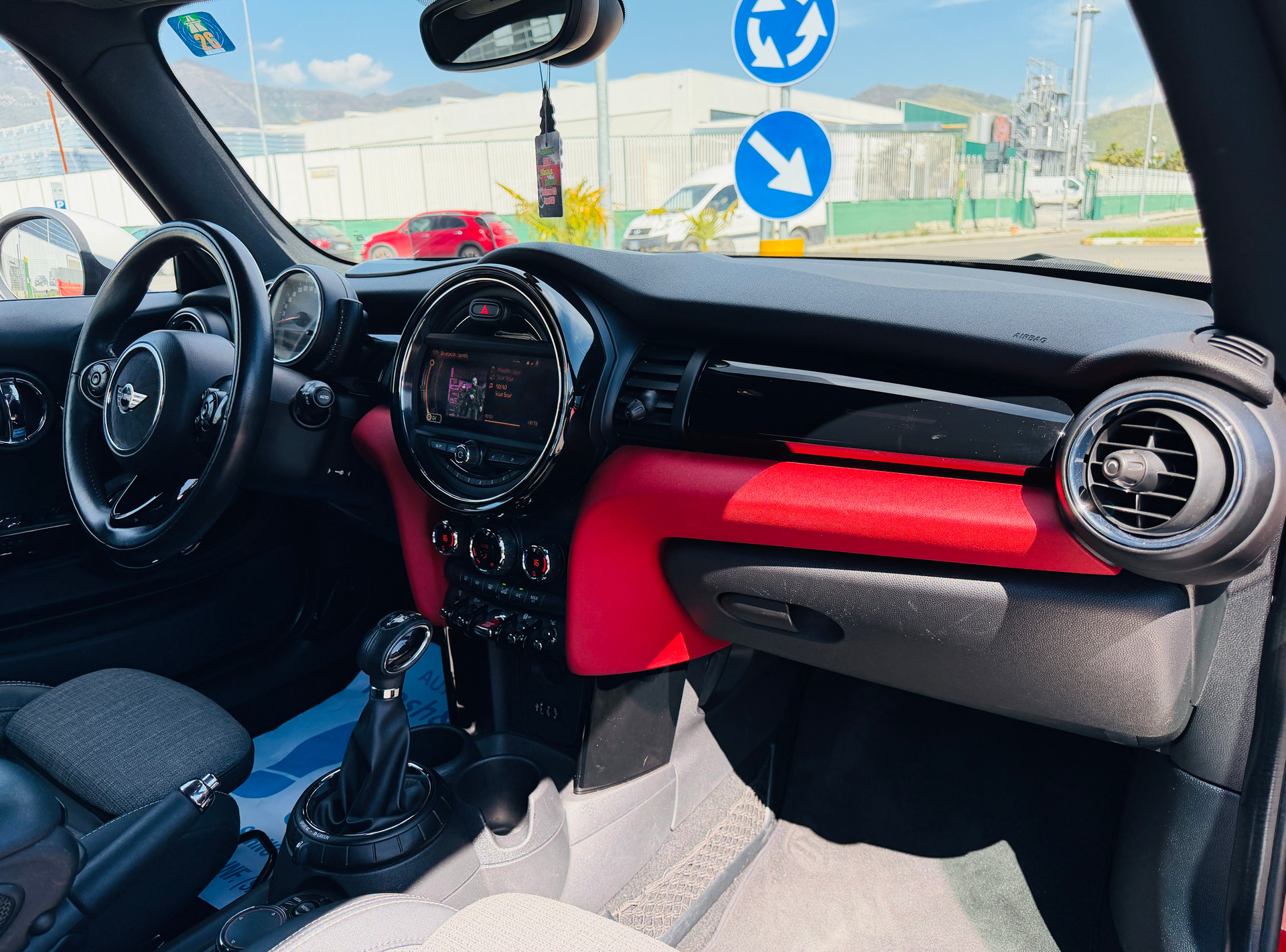 MINI Cooper D F56 Automat-image-3