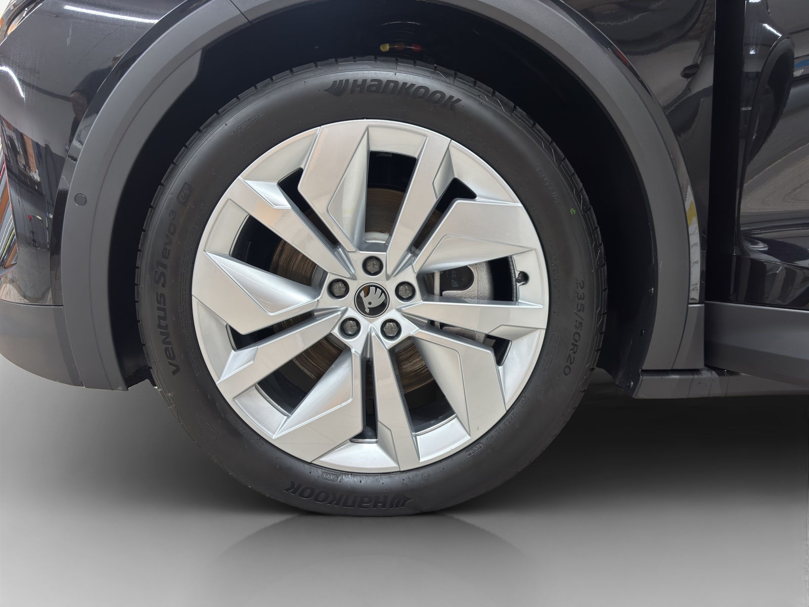 SKODA Elroq 85-image-14