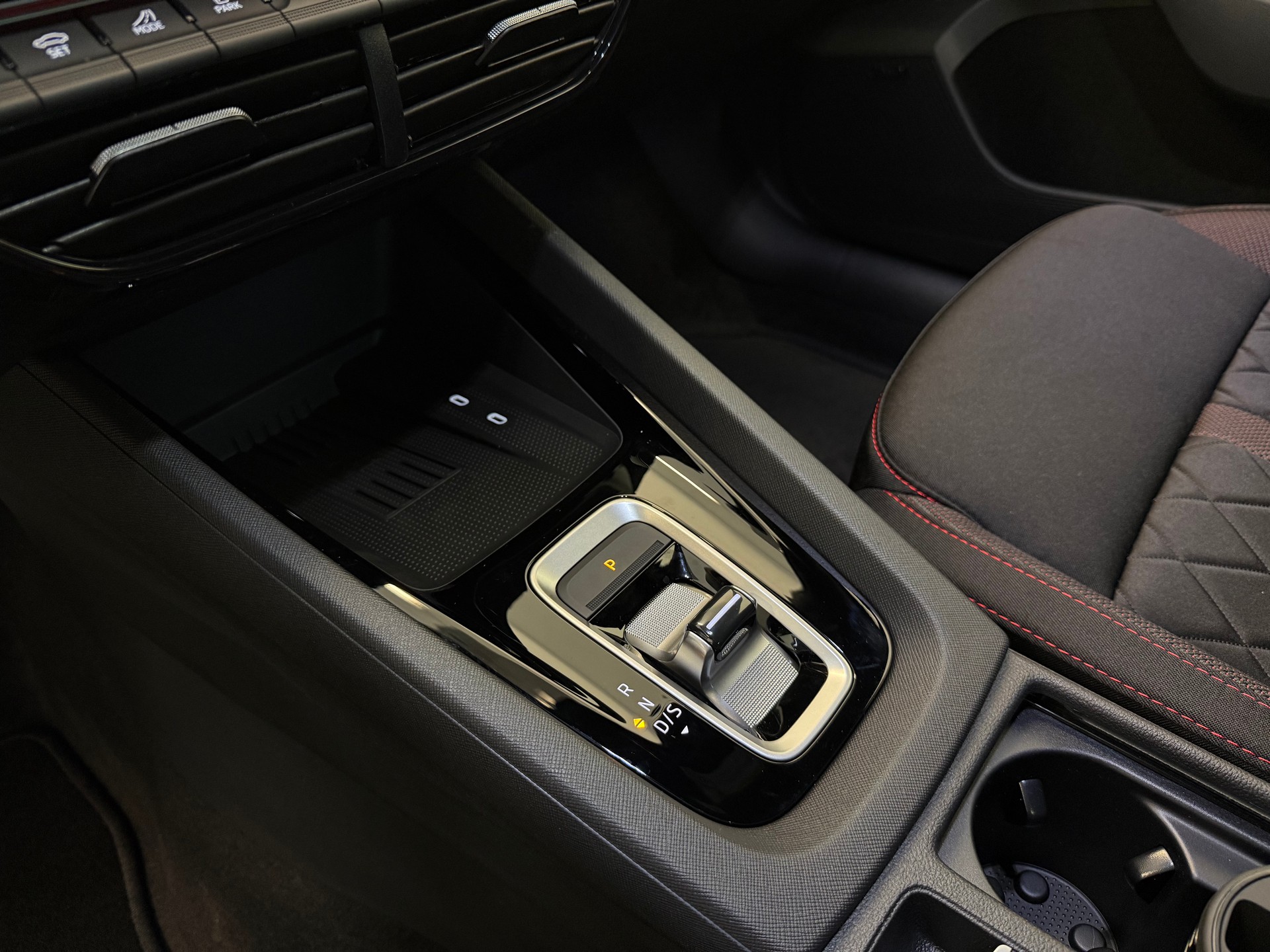 SKODA Octavia Combi 2.0 TSI DSG RS-image-24