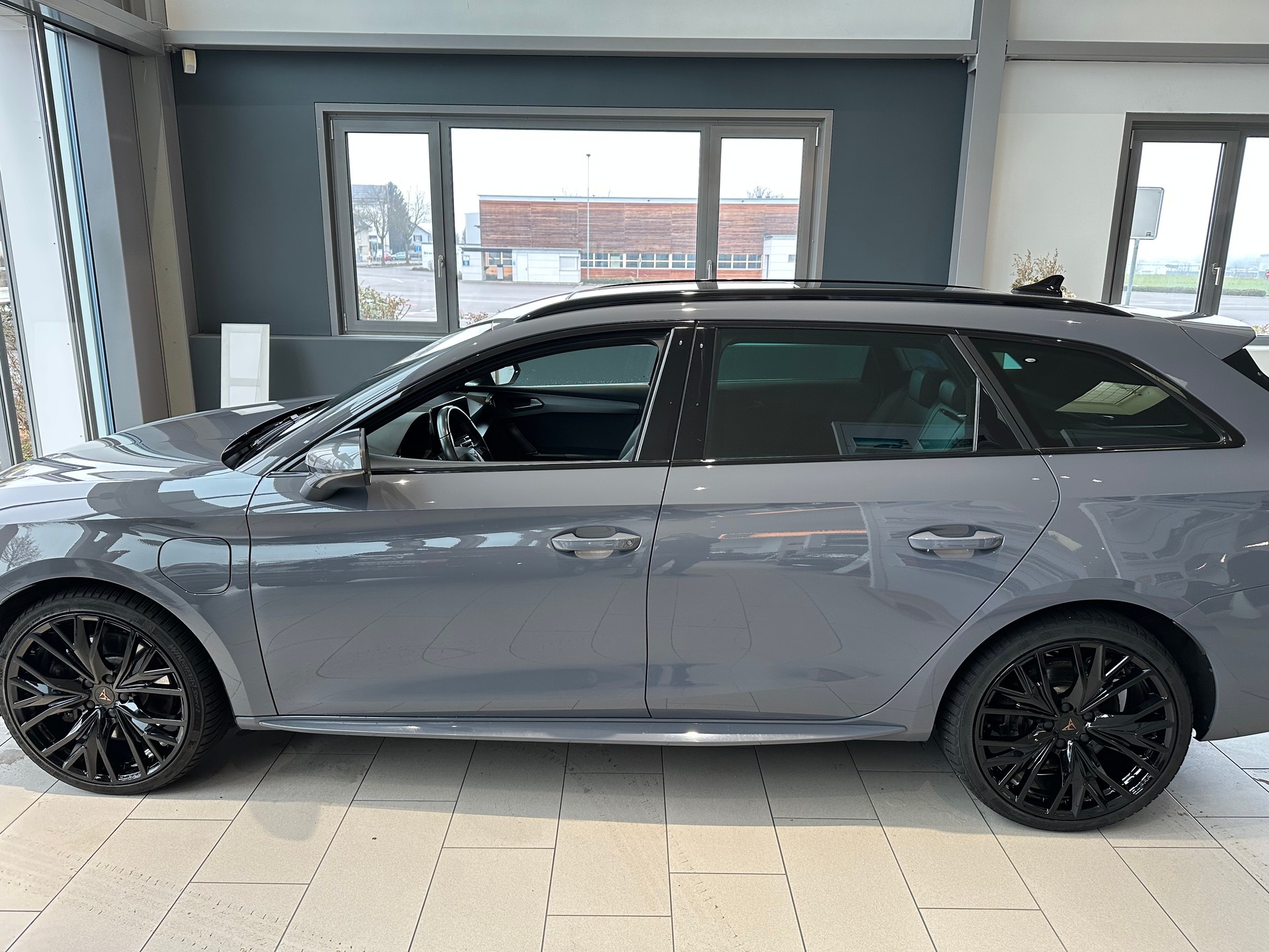 CUPRA LEON ST 1.4 e-HYBRID pHEV DSG-image-1