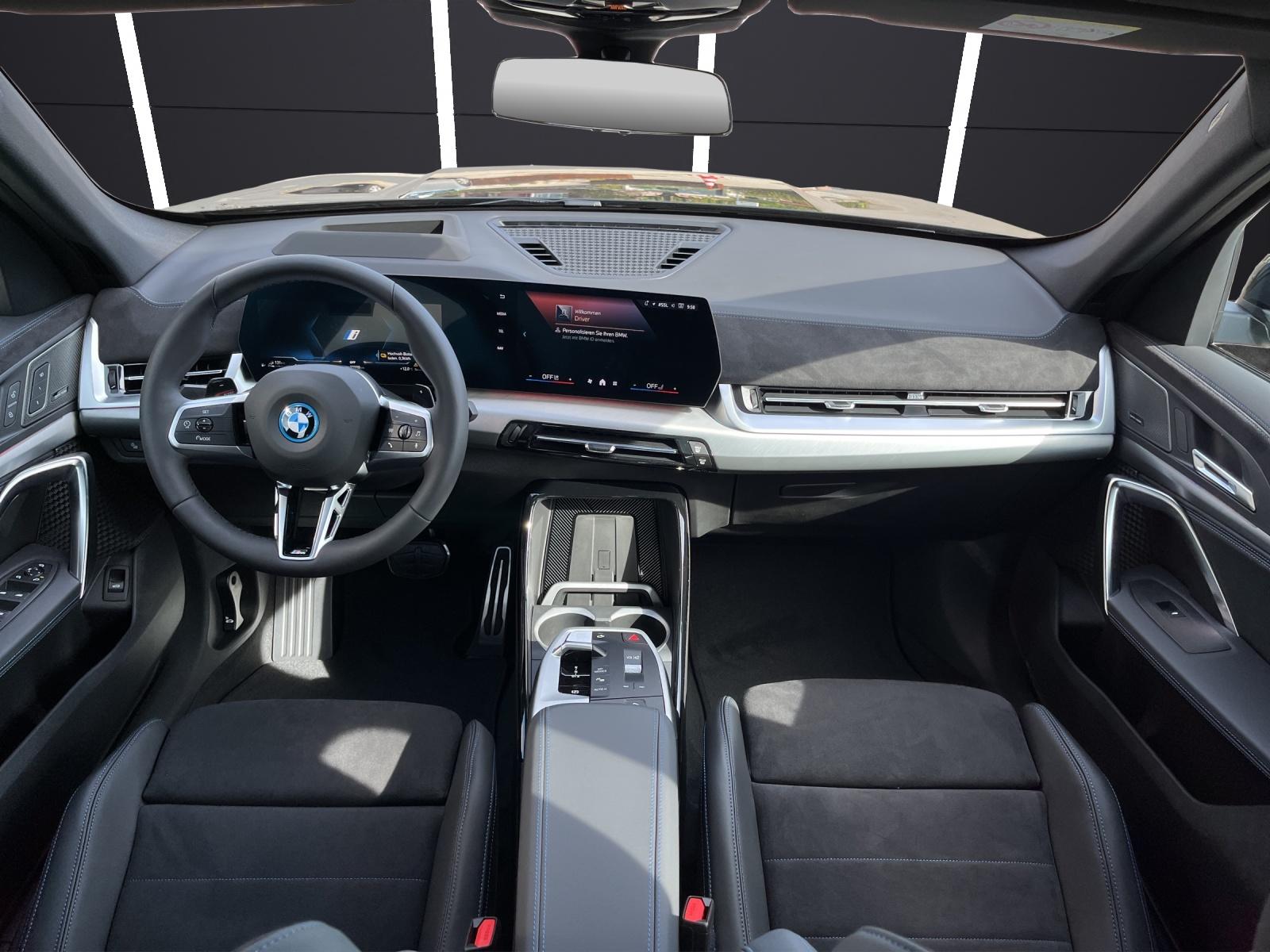 BMW X1 30e xDrive paddles-image-11