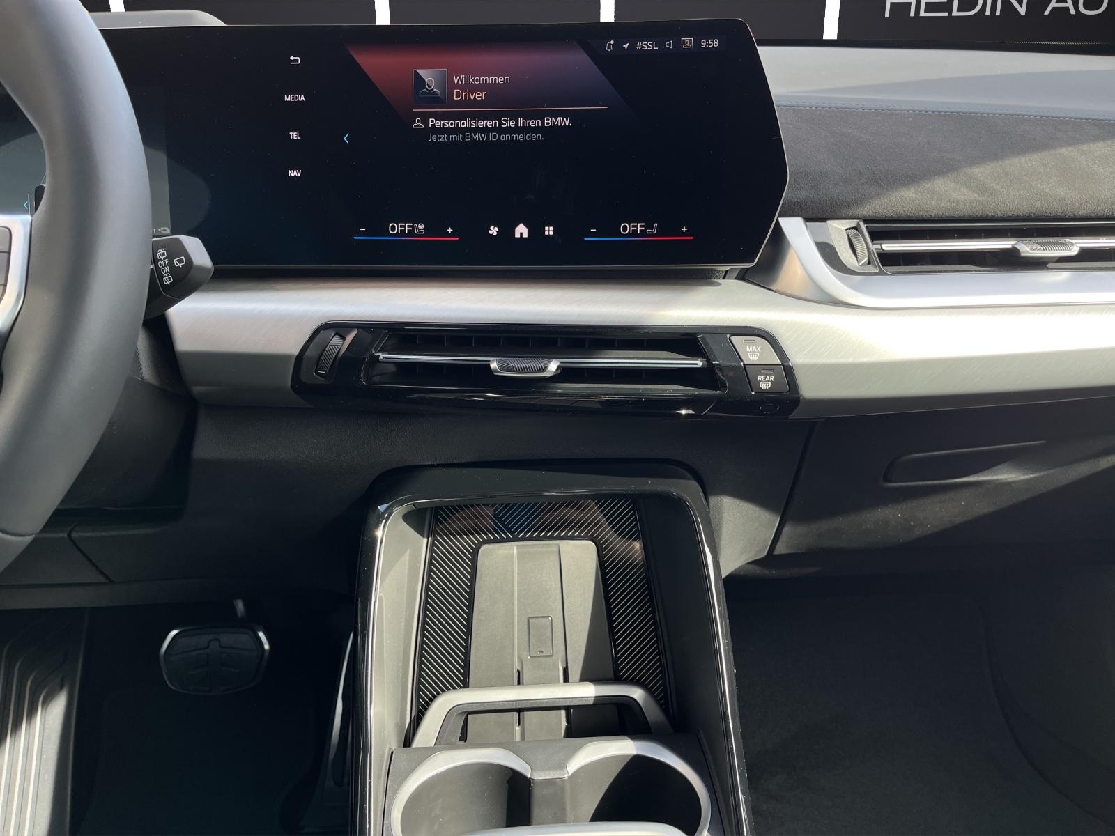 BMW X1 30e xDrive paddles-image-12