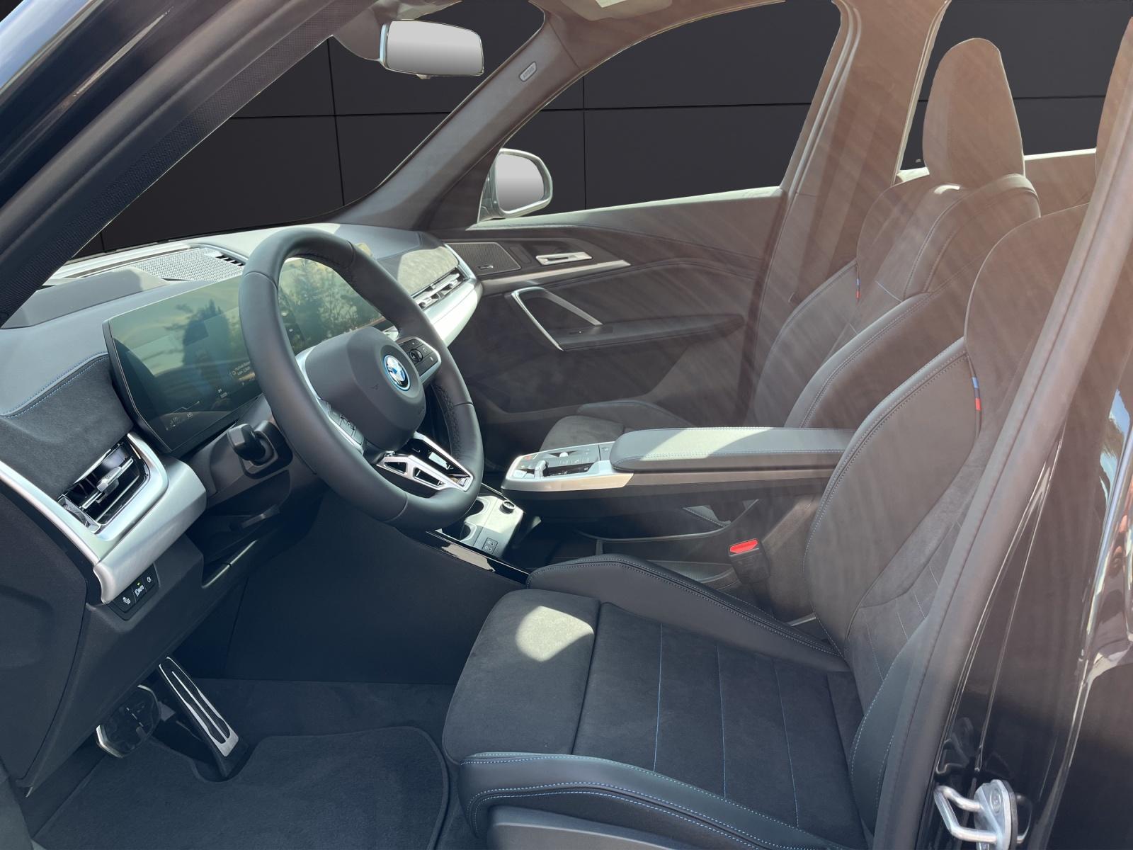 BMW X1 30e xDrive paddles-image-1