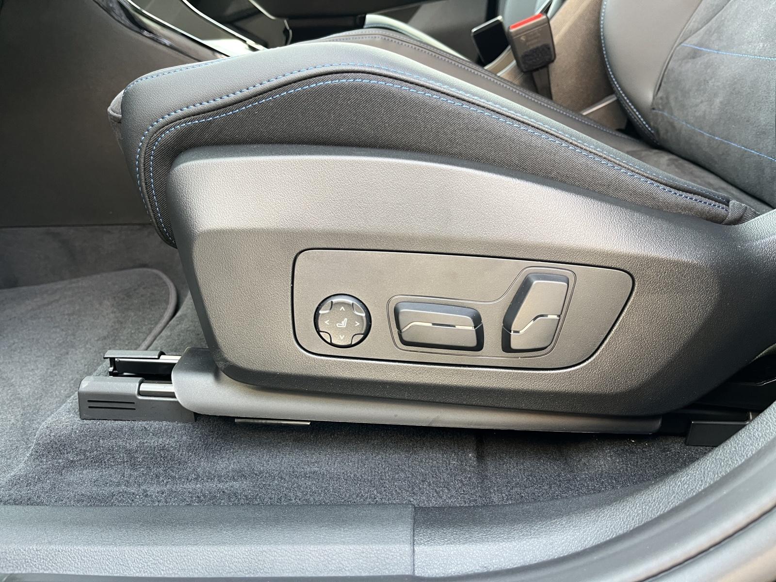 BMW X1 30e xDrive paddles-image-14