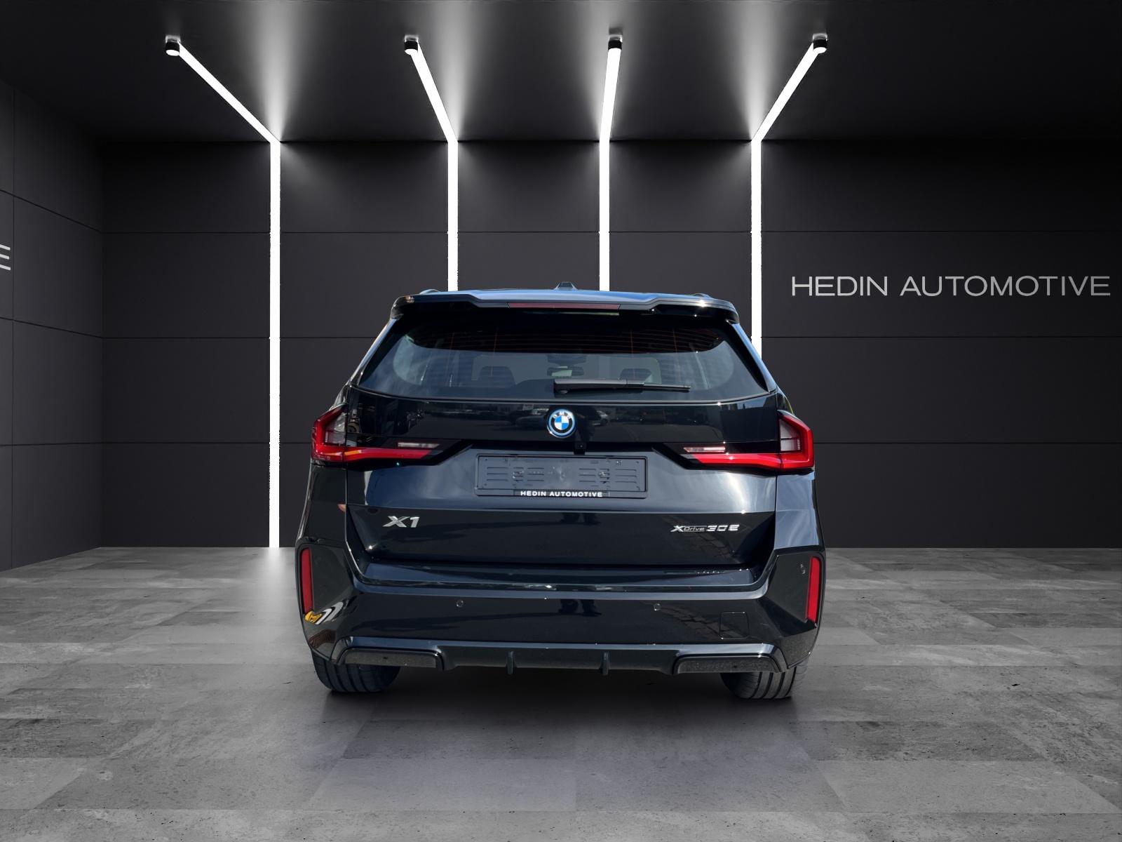 BMW X1 30e xDrive paddles-image-8