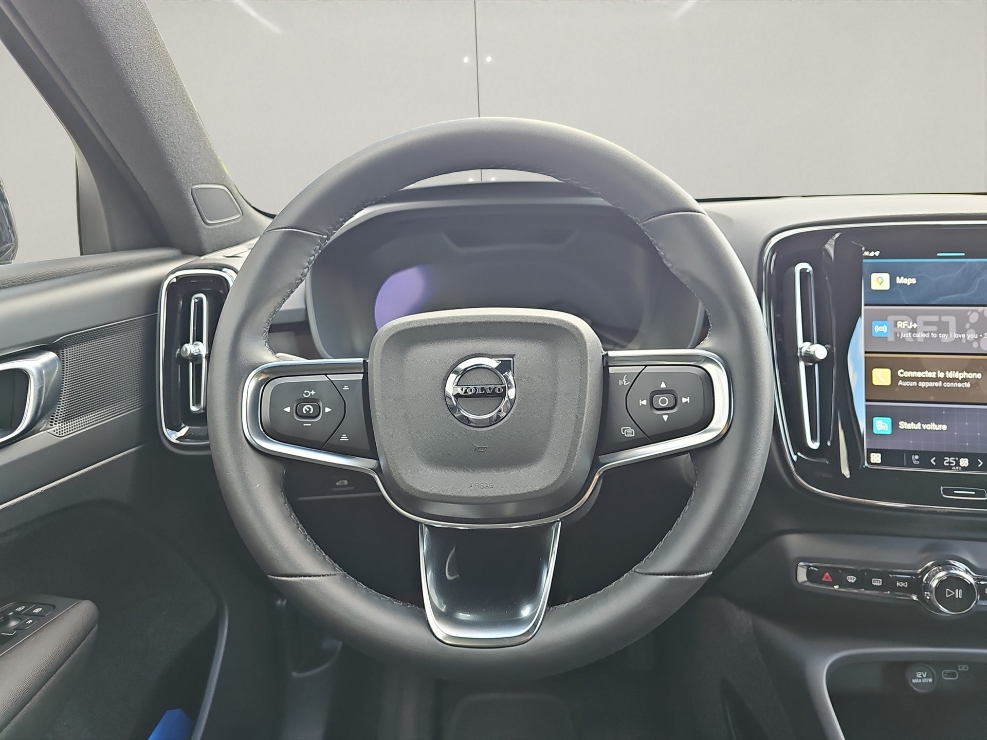 VOLVO XC40 P6 Plus-image-7
